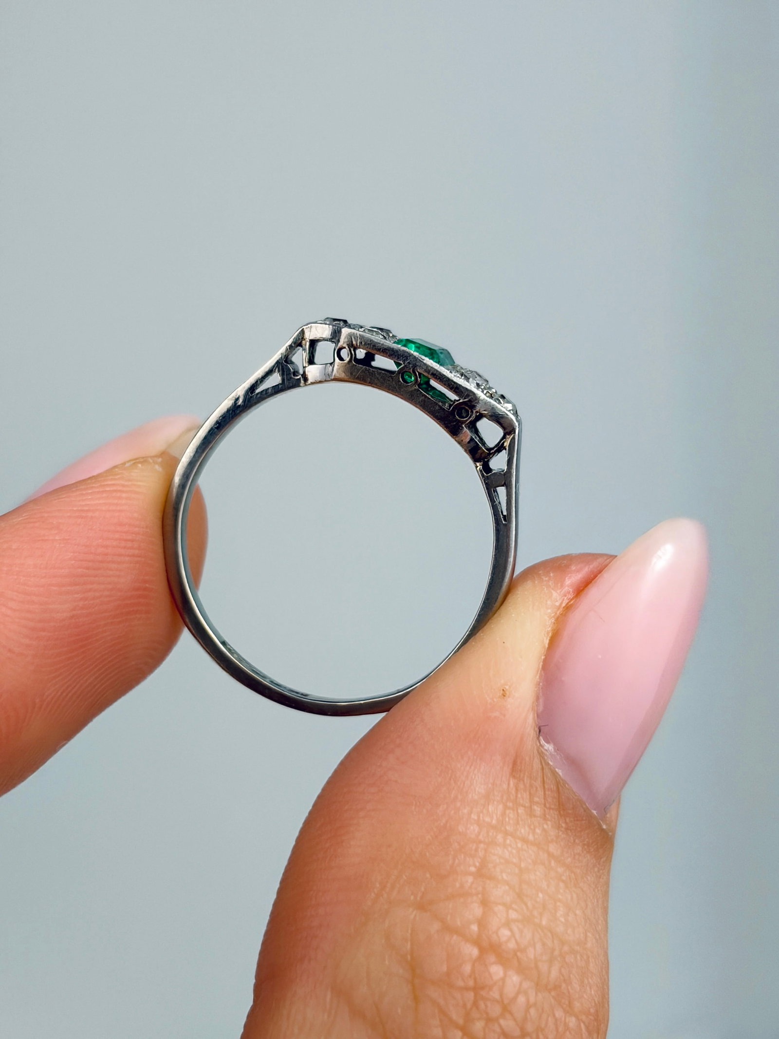 ANTIQUE ART DECO PLATINUM EMERALD AND DIAMOND RING - 6