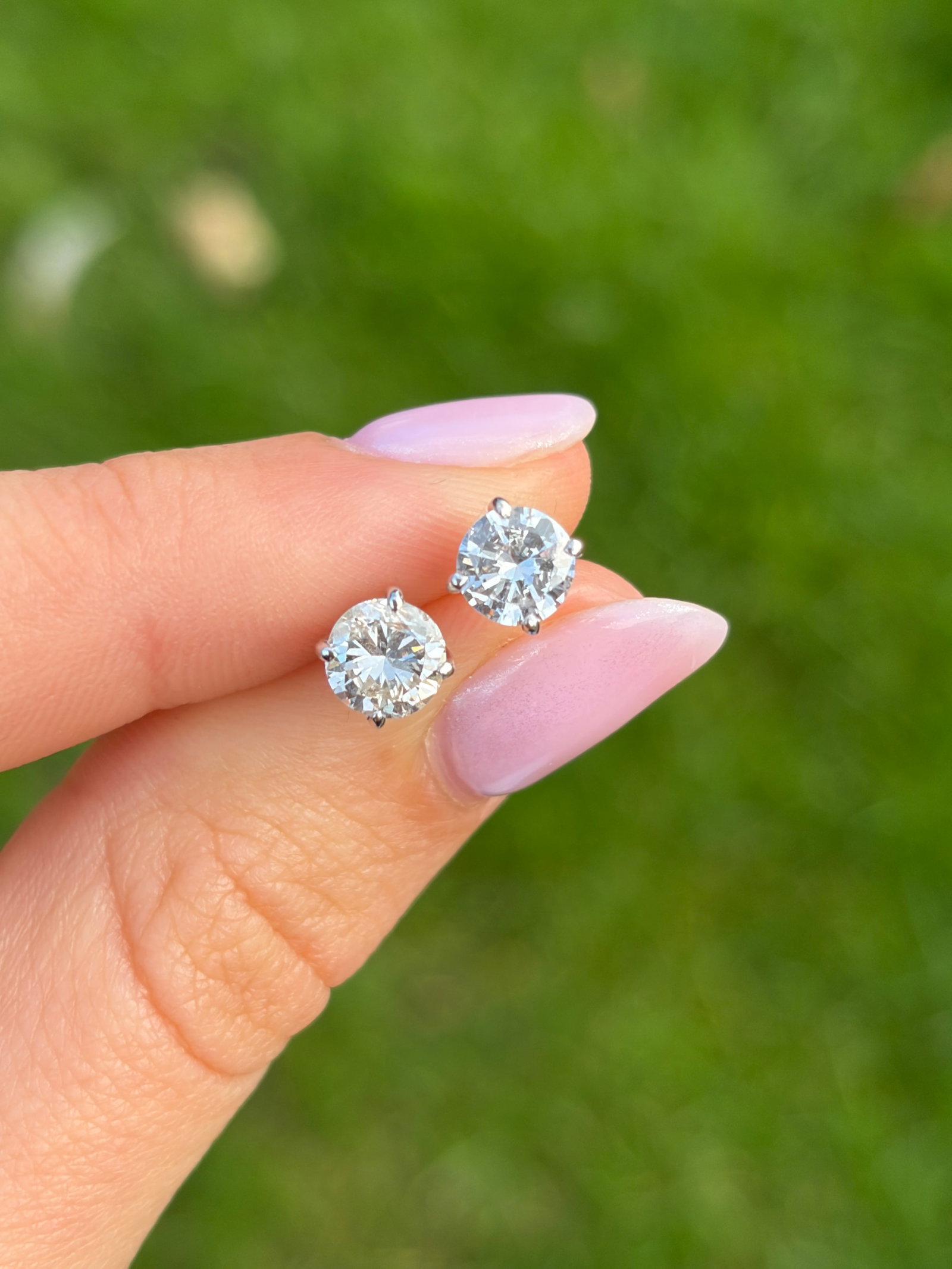 1.50cts Diamond and 18 Carat White Gold Stud Earrings - 10