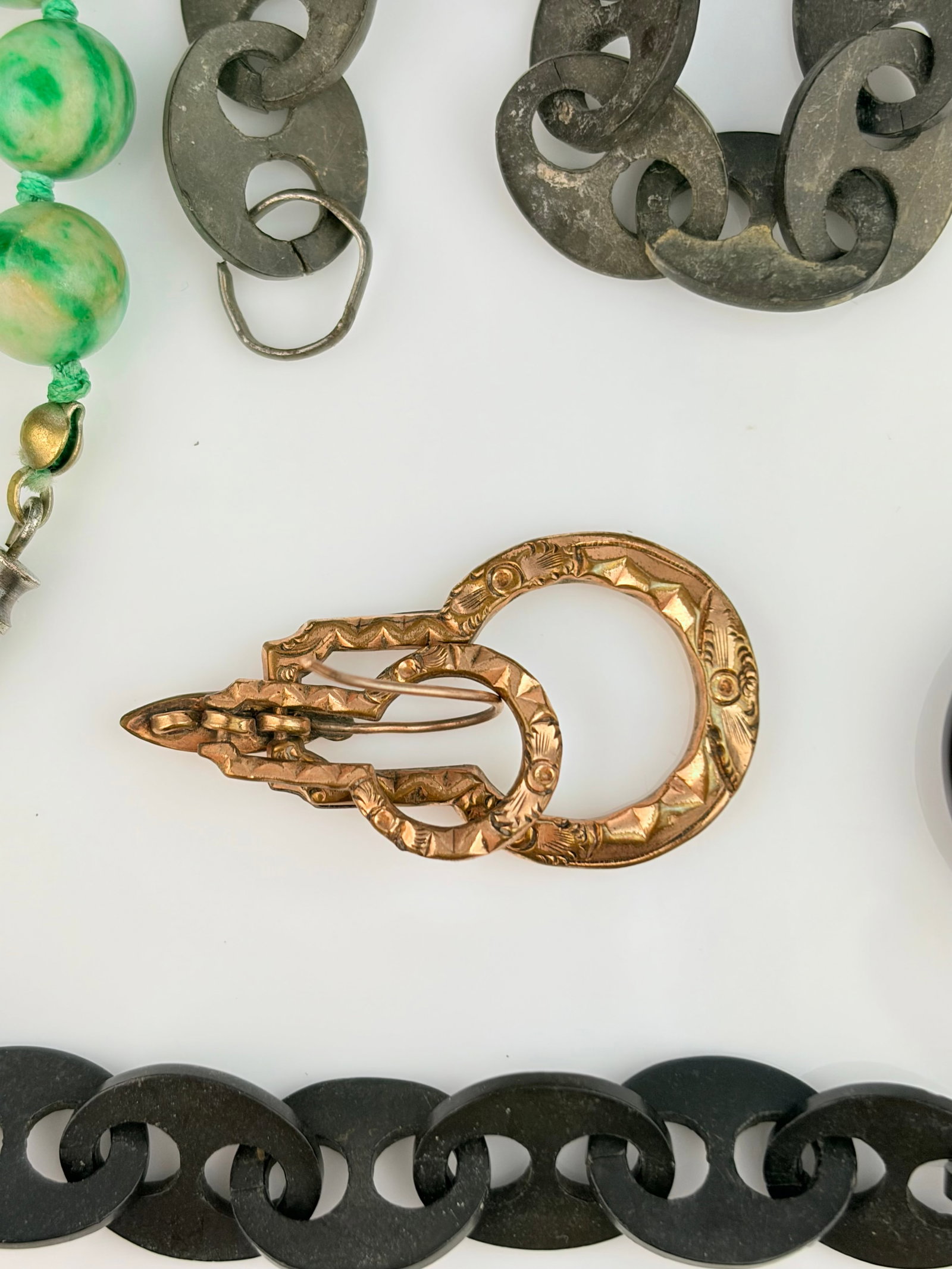 MIXED LOT - GREEN BEADED NECKLACE, BROOCH ETC - 3