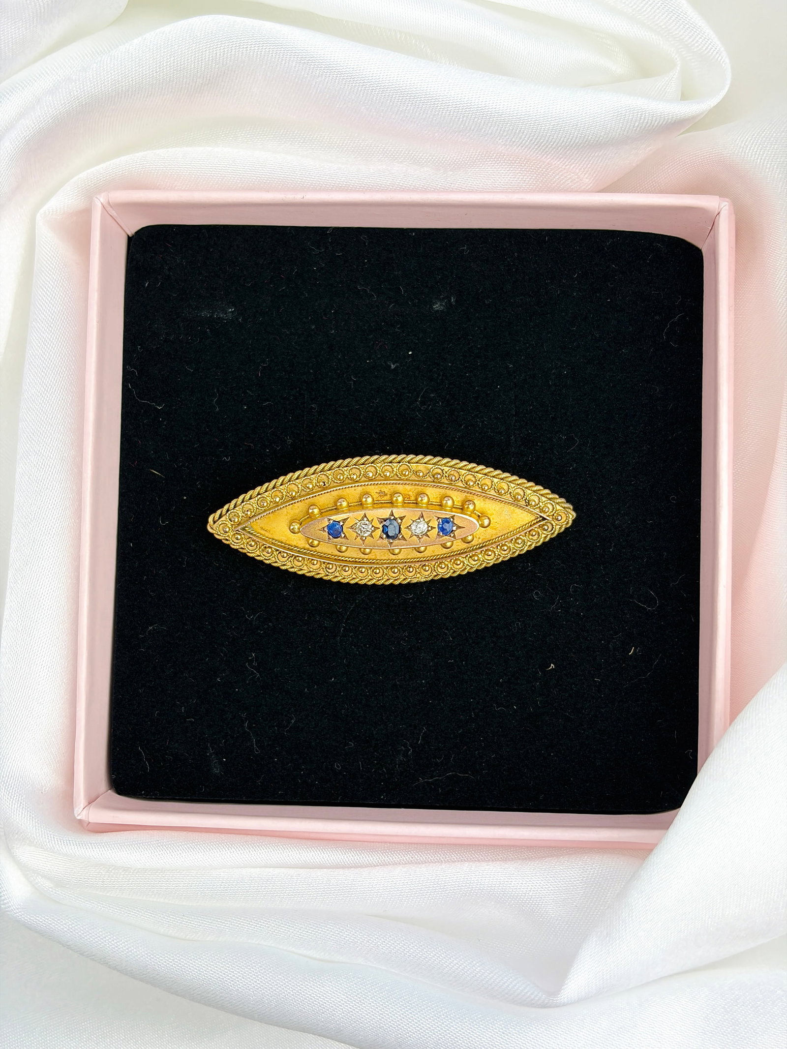 ANTIQUE GOLD SAPPHIRE AND DIAMOND ORNATE BROOCH - 5