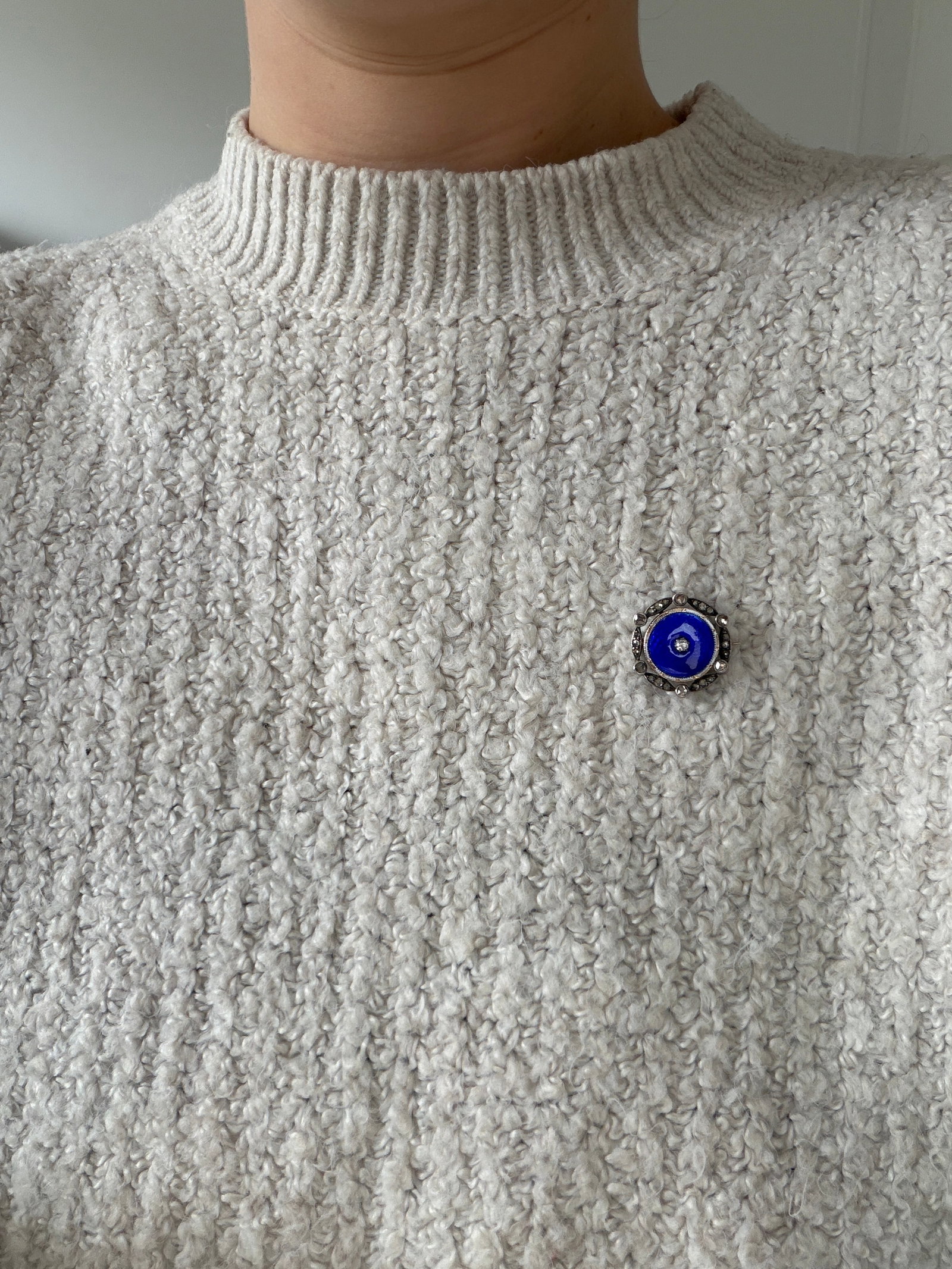 ANTIQUE 18CT GOLD DIAMOND AND GUILLOCHE BLUE ENAMEL BROOCH - 4