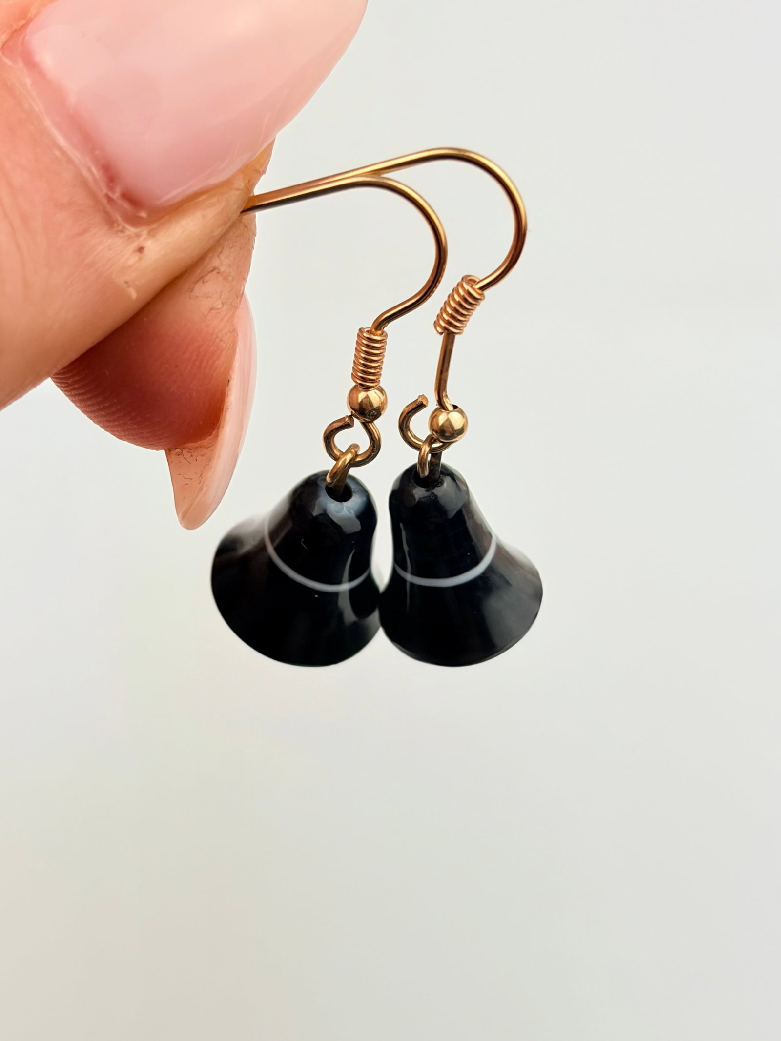 ANTIQUE GOLD BANDED AGATE BELL EARRINGS AF - 5