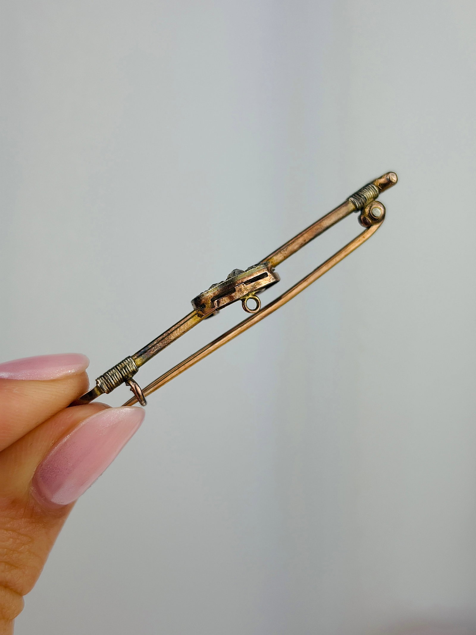 Antique Gold Diamond Horseshoe Brooch in Green Velvet Box - 4