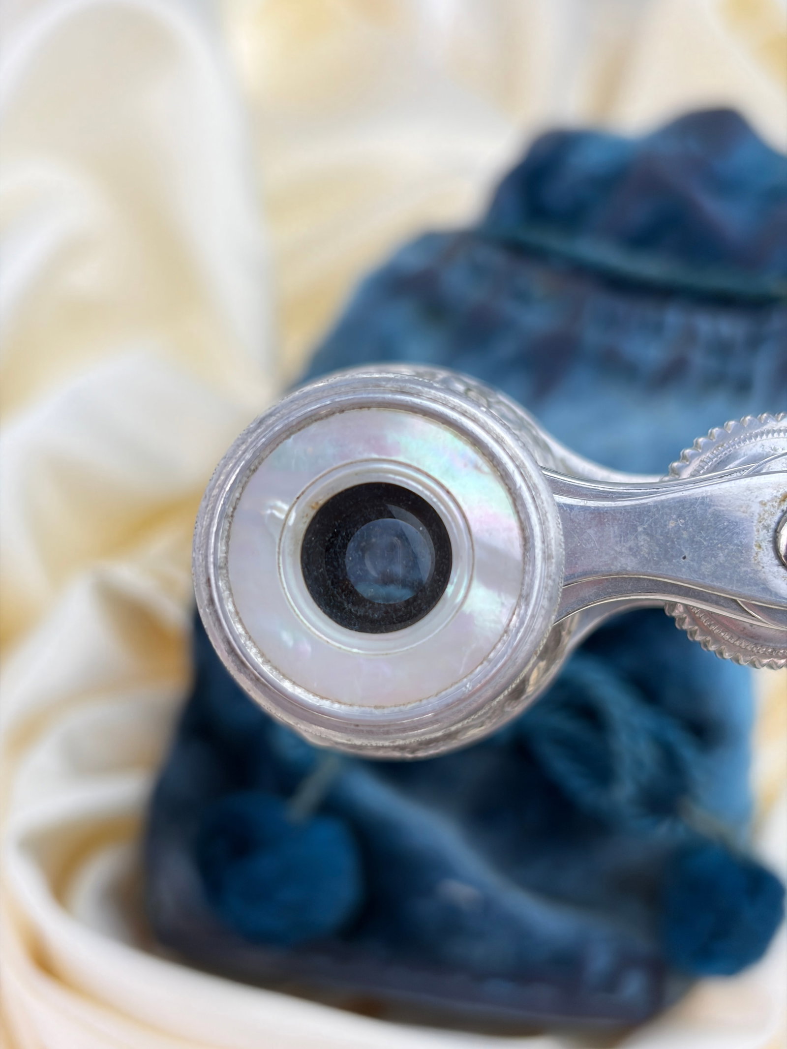 AMAZING QUALITY ANTIQUE WHITE METAL MOTHER OF PEARL OPERA GLASSES - 6