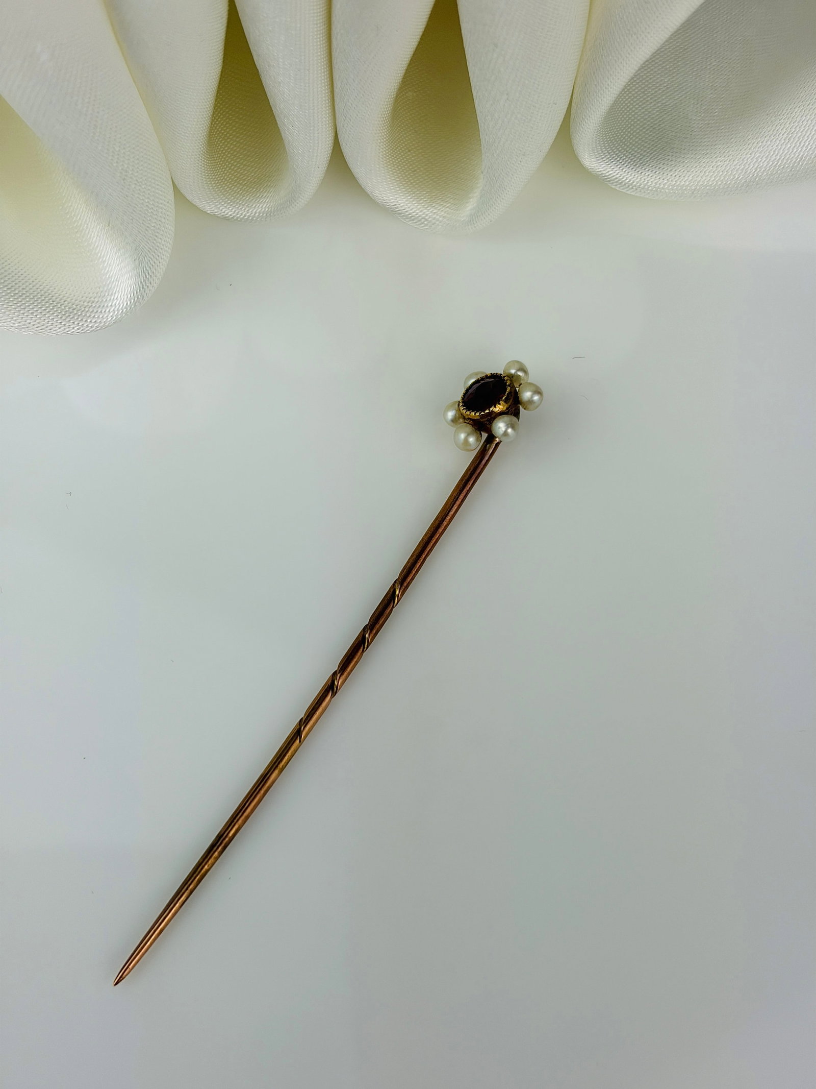 antique sweet 9ct gold floral stick pin - 4