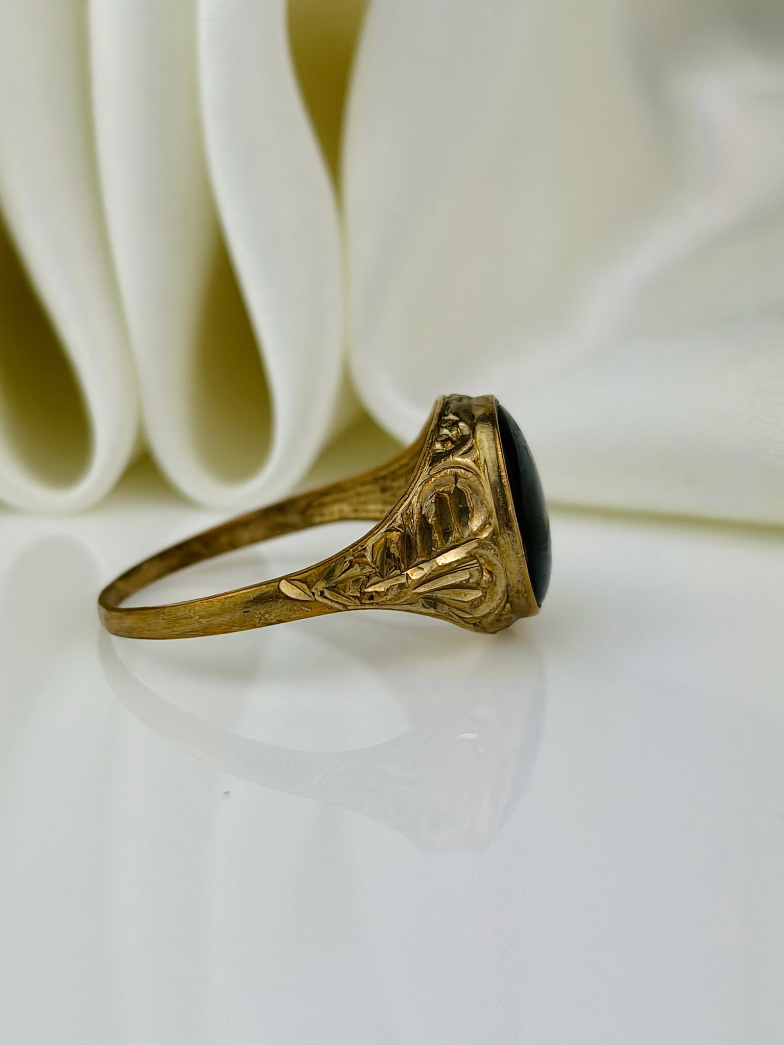 vintage 9ct gold onyx signet ring - 2