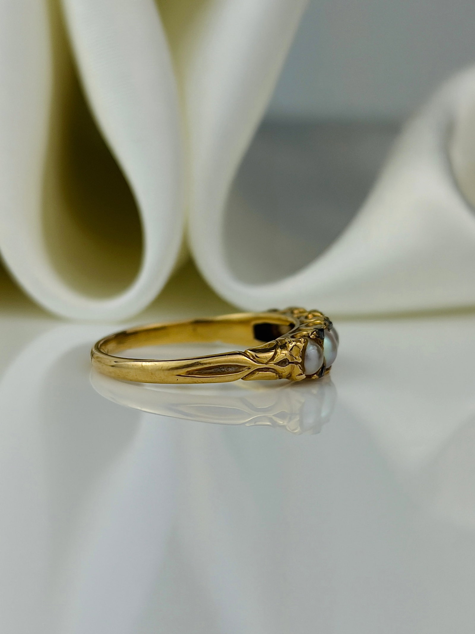 antique 18ct yellow gold pearl and diamond 5 stone ring - 2