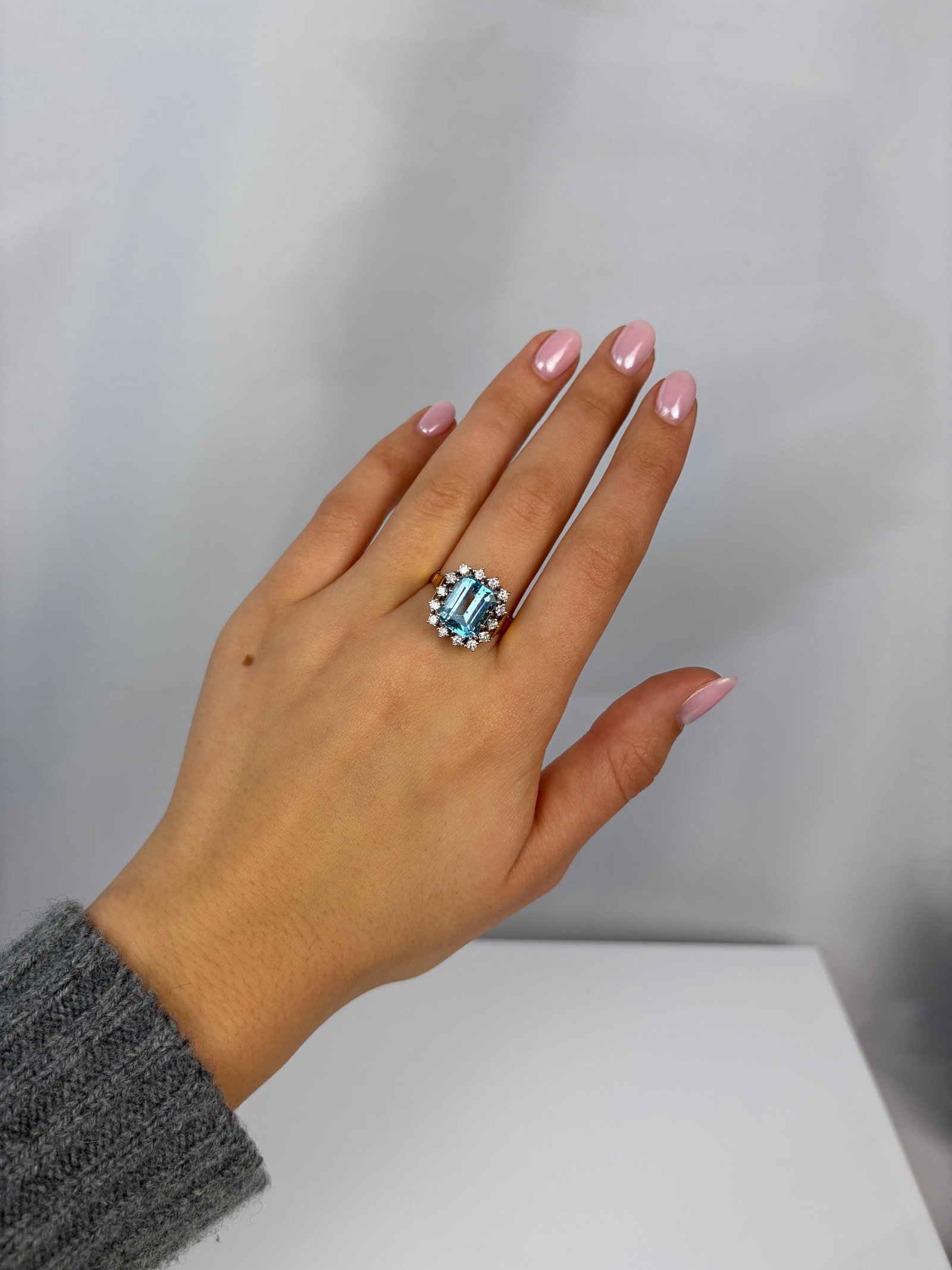 Vintage Aquamarine and Diamond 18ct Gold and Platinum Cluster Ring - 8