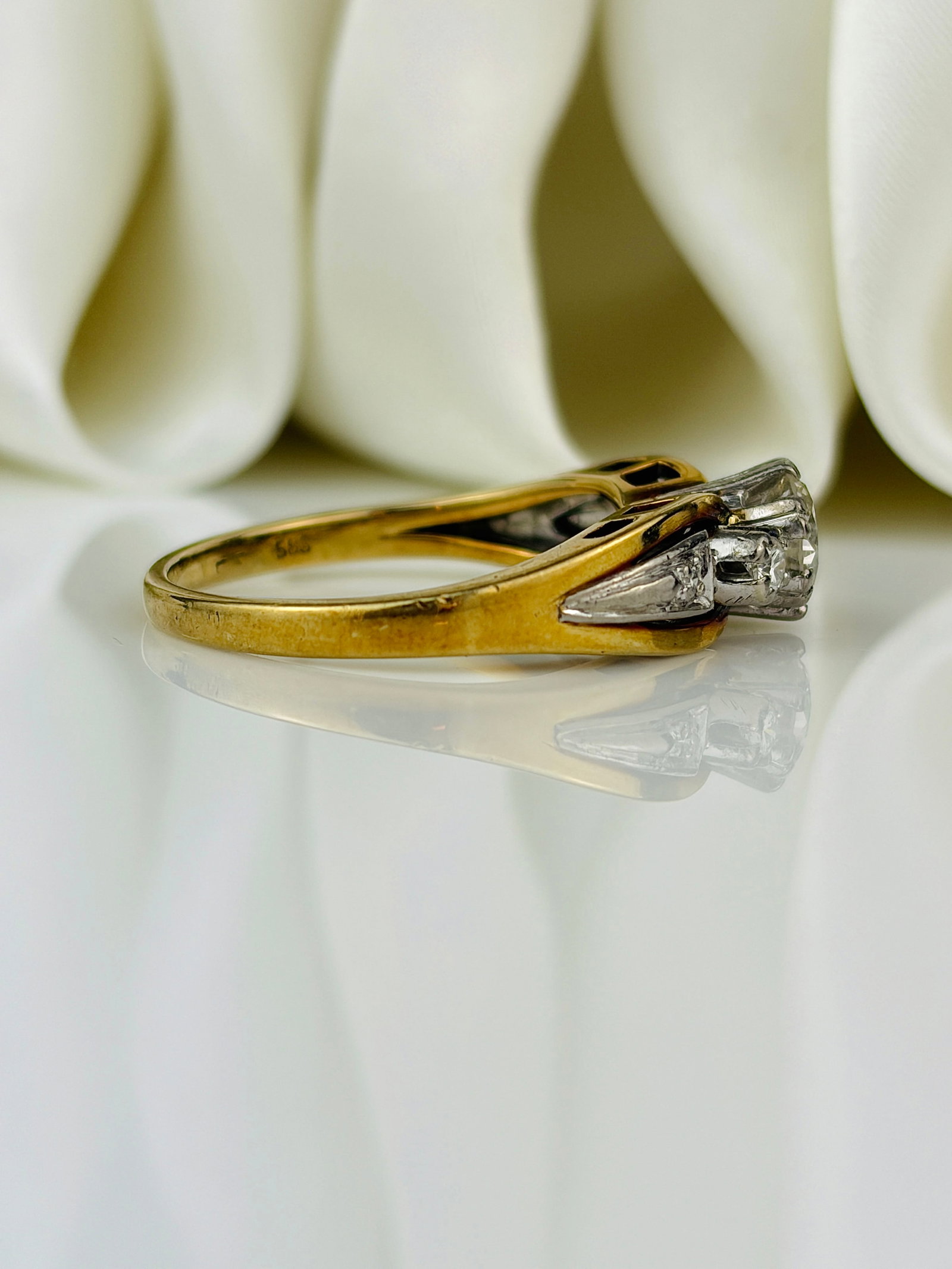 Chunky 14ct Yellow Gold 75pts Diamond Solitaire Ring - 2