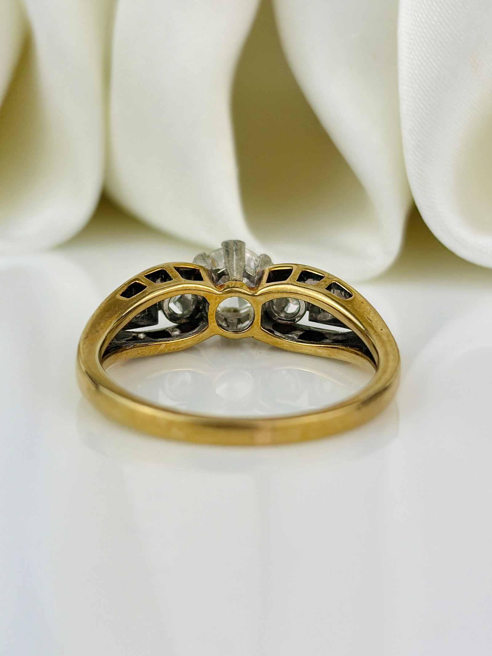 Chunky 14ct Yellow Gold 75pts Diamond Solitaire Ring - 3