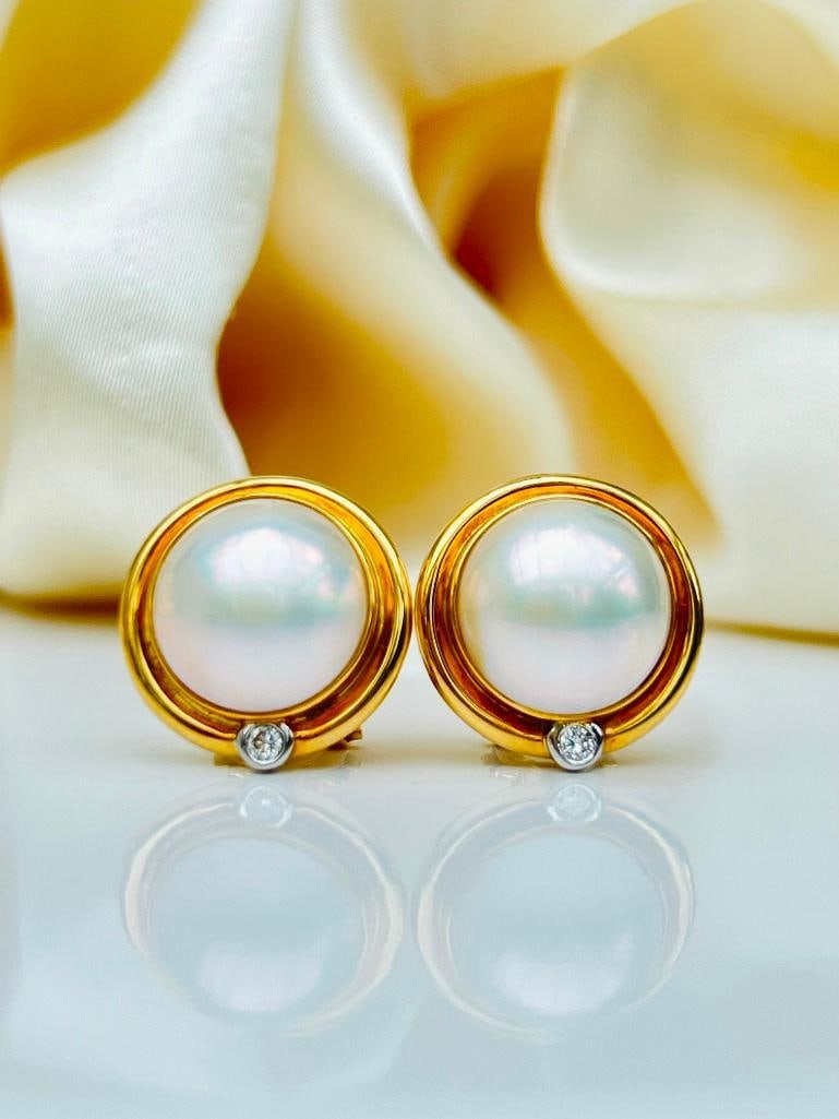 Heavy 18ct yellow gold diamond and Pearl earrings - 5