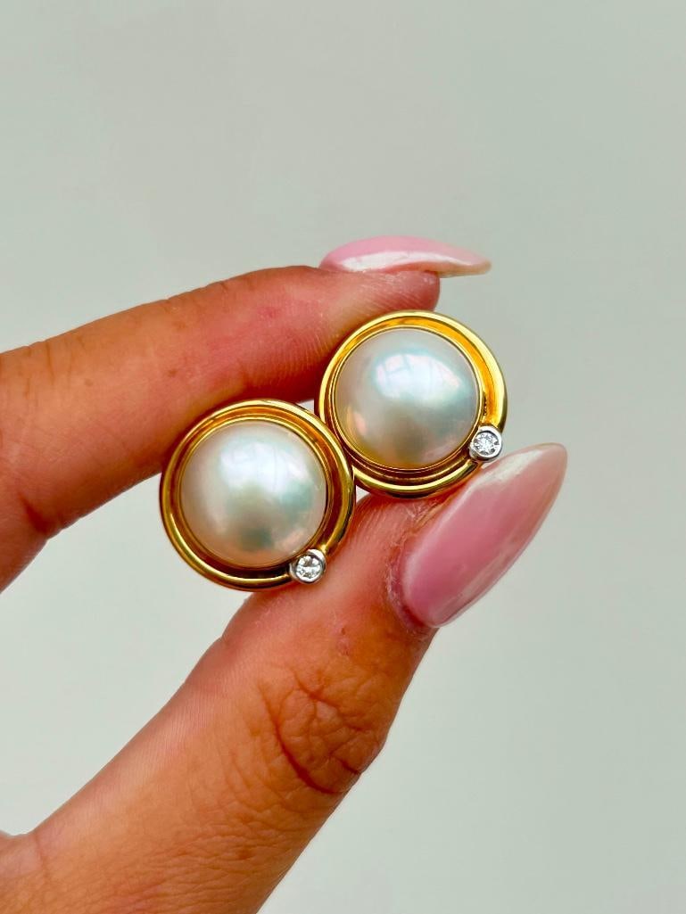 Heavy 18ct yellow gold diamond and Pearl earrings - 9