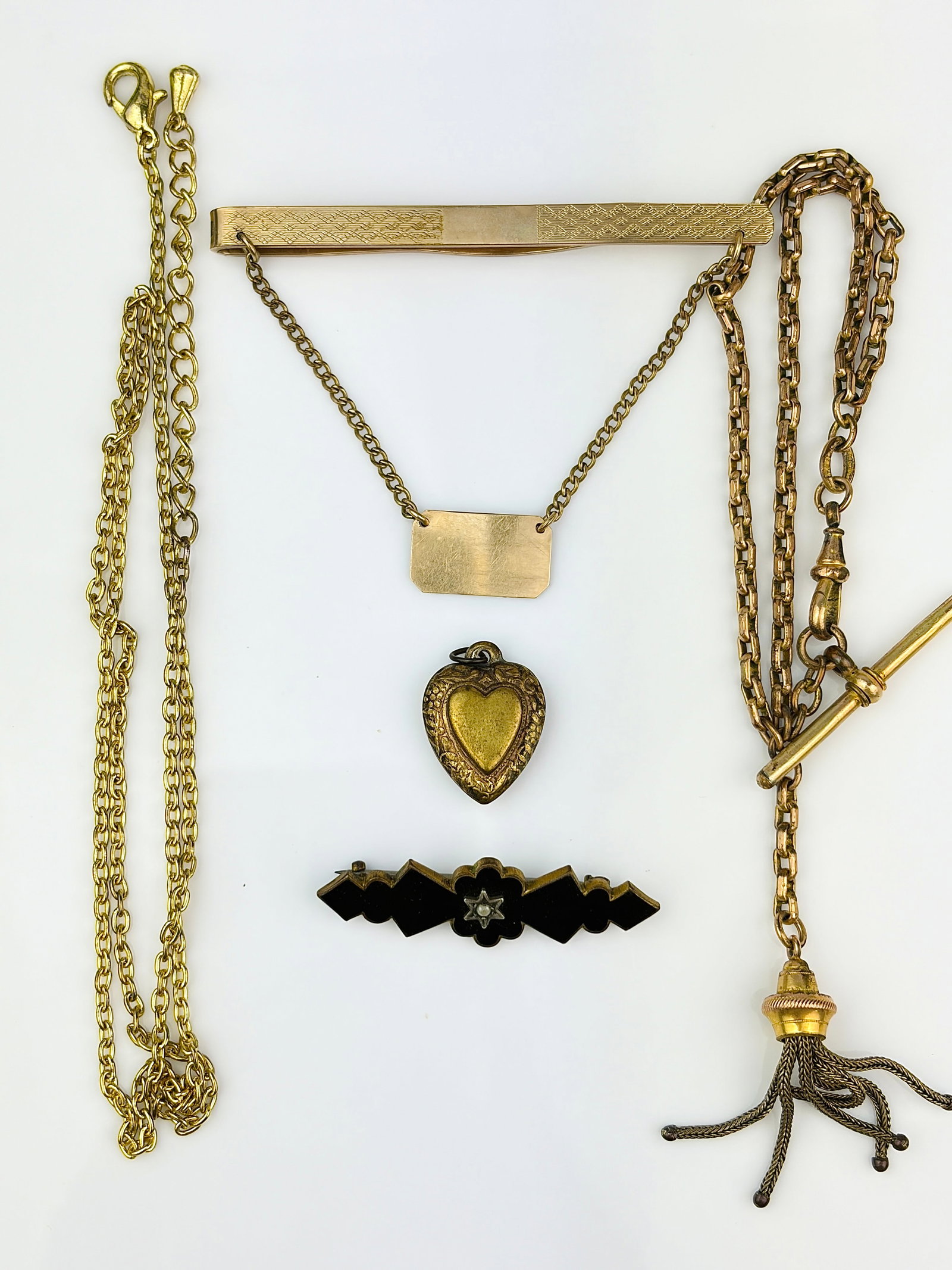 mixed lot of jewellery inc albertina and tassel: mixed lot of jewellery inc albertina and tassel Combined weight 33.42g