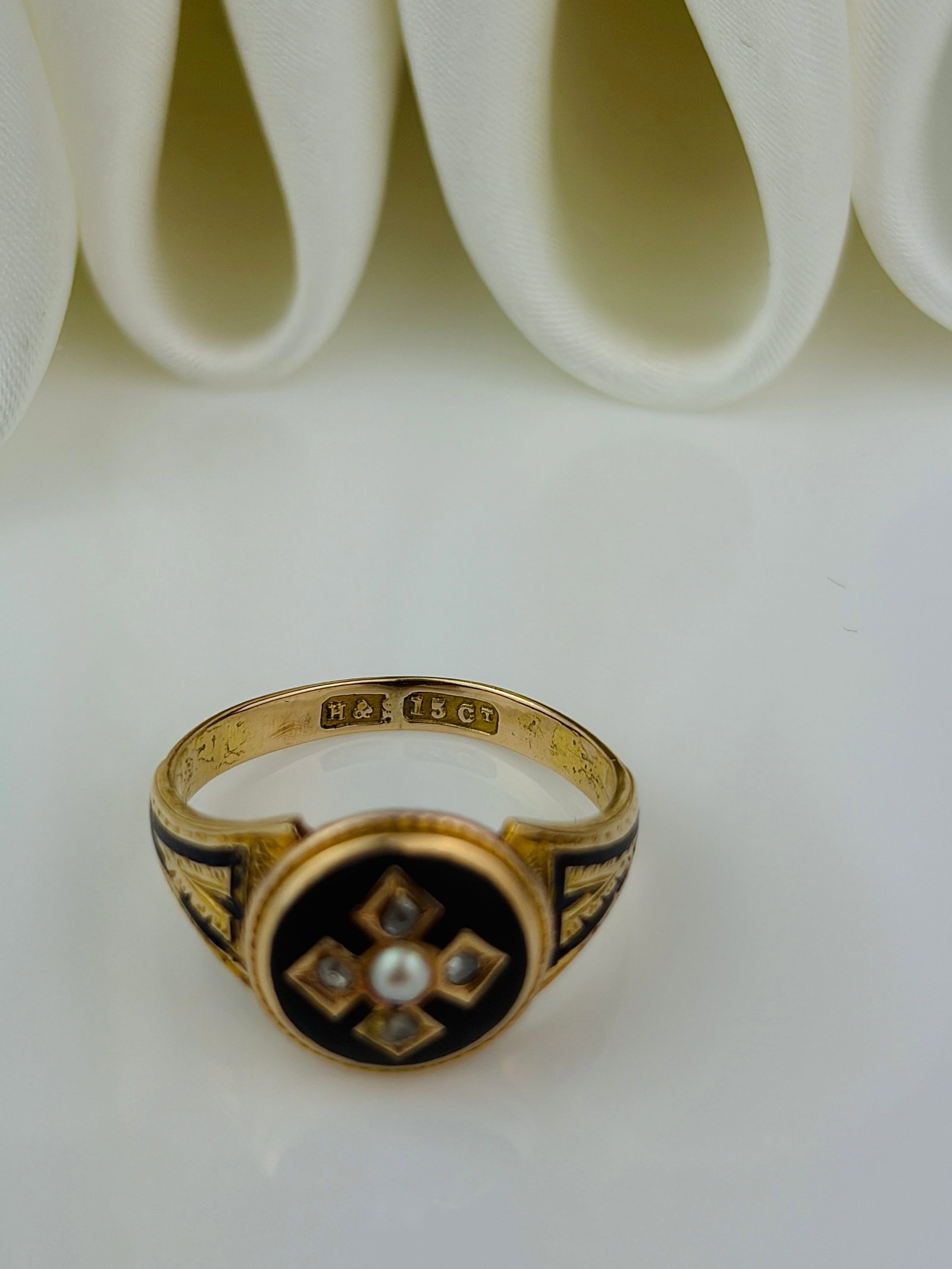 antique 15ct yellow gold diamond and pearl black enamel locket back ring - 4