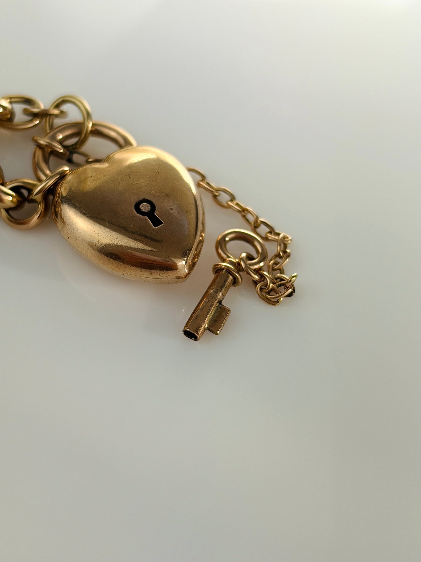 Antique 9ct Gold Bracelet with Puffed Heart Padlock and Key (Unlocks with Key!) - 5