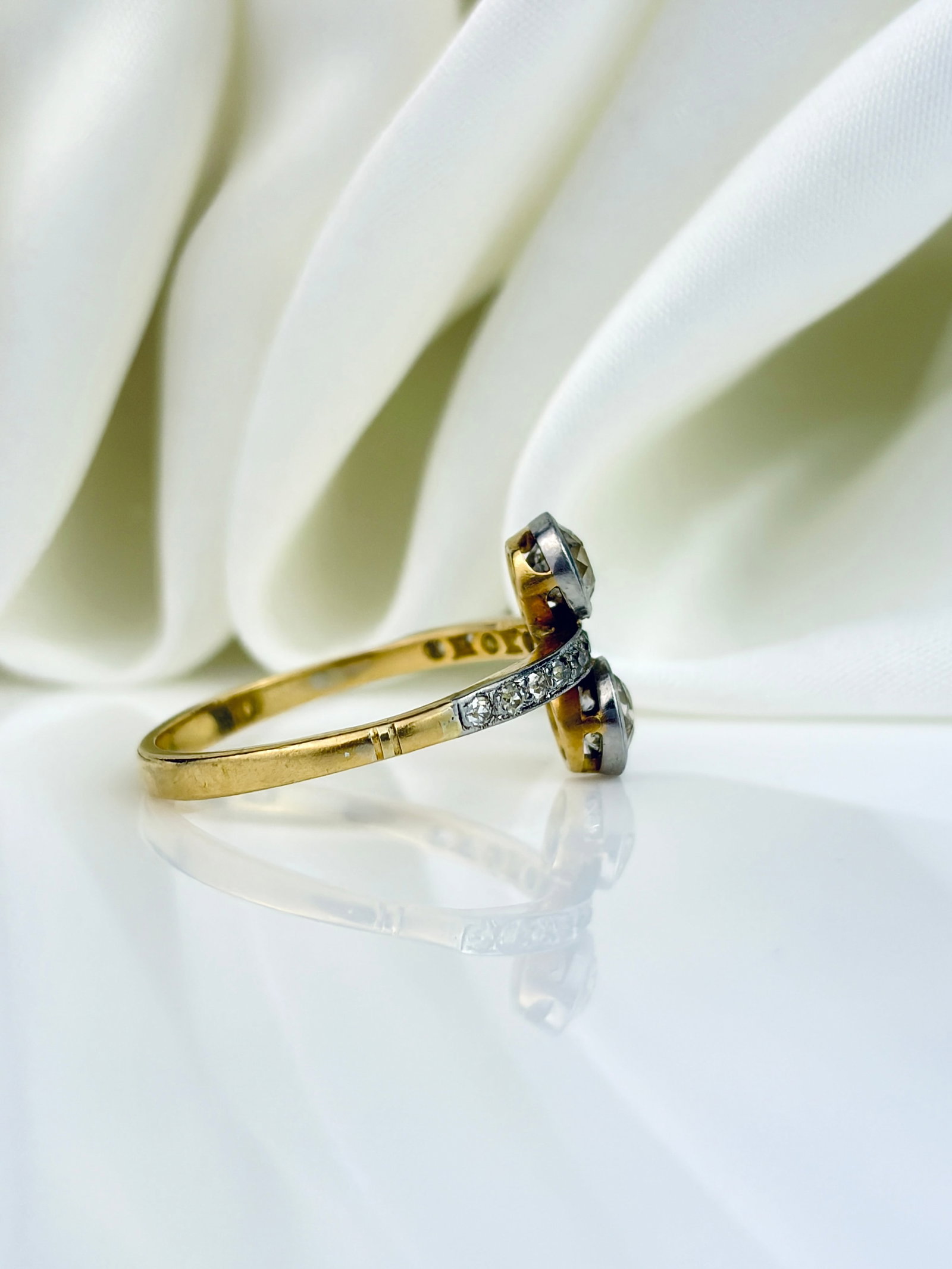 ANTIQUE ART DECO TWO STONE DIAMOND STACKED RING IN 18CT GOLD - 2