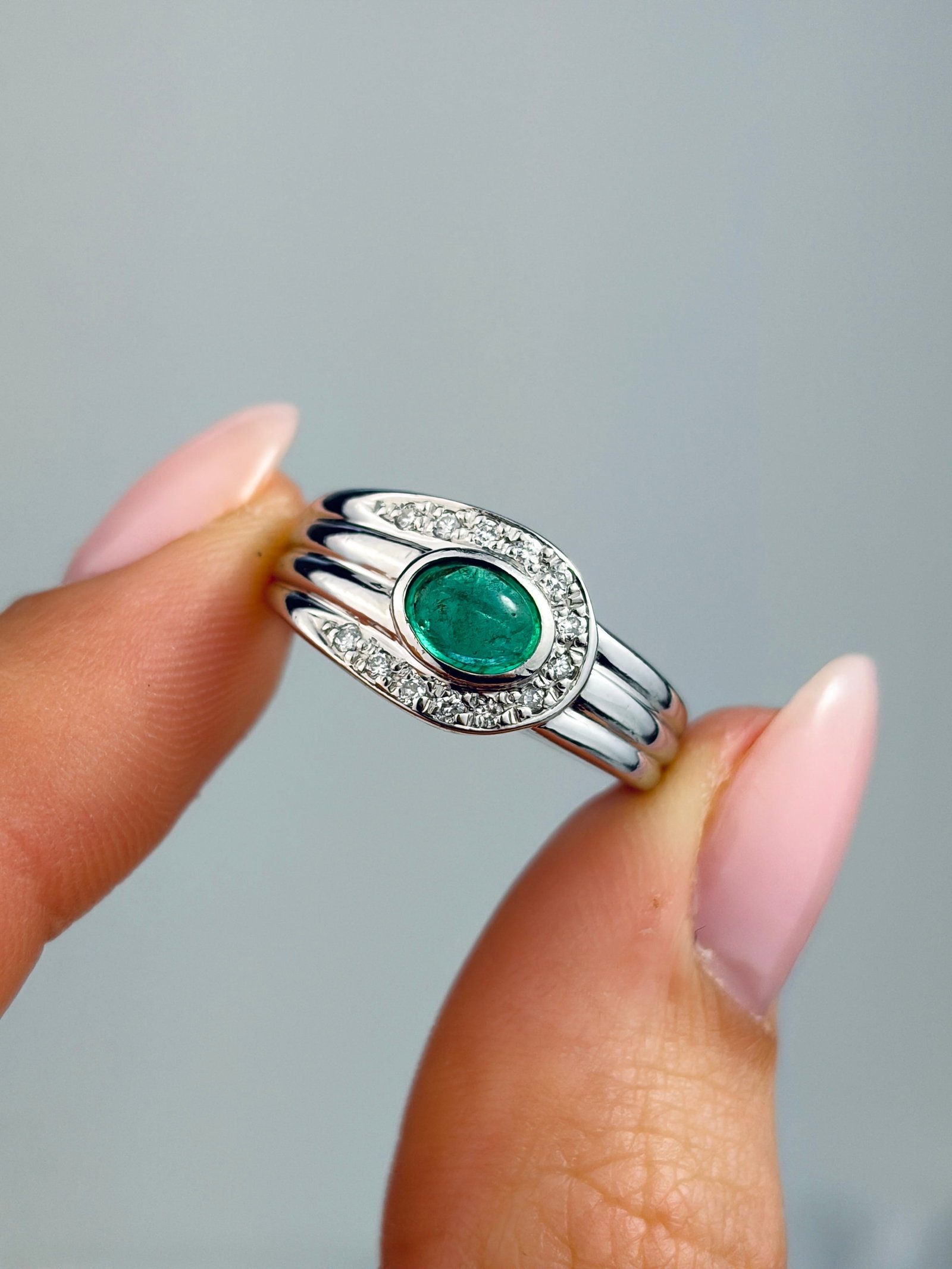 VINTAGE PLATINUM CABOCHON EMERALD AND DIAMOND WRAP RING - 5