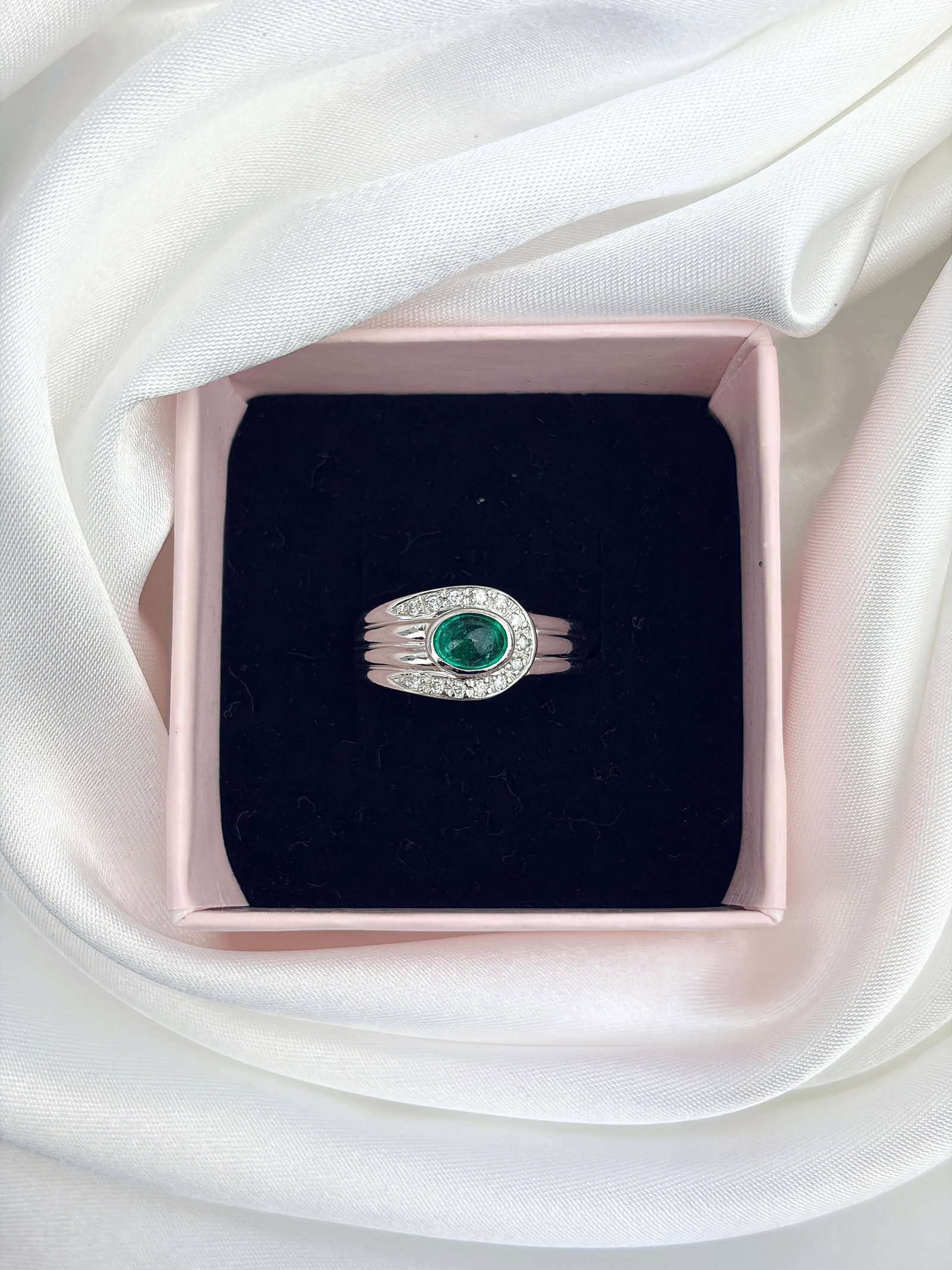 VINTAGE PLATINUM CABOCHON EMERALD AND DIAMOND WRAP RING - 9