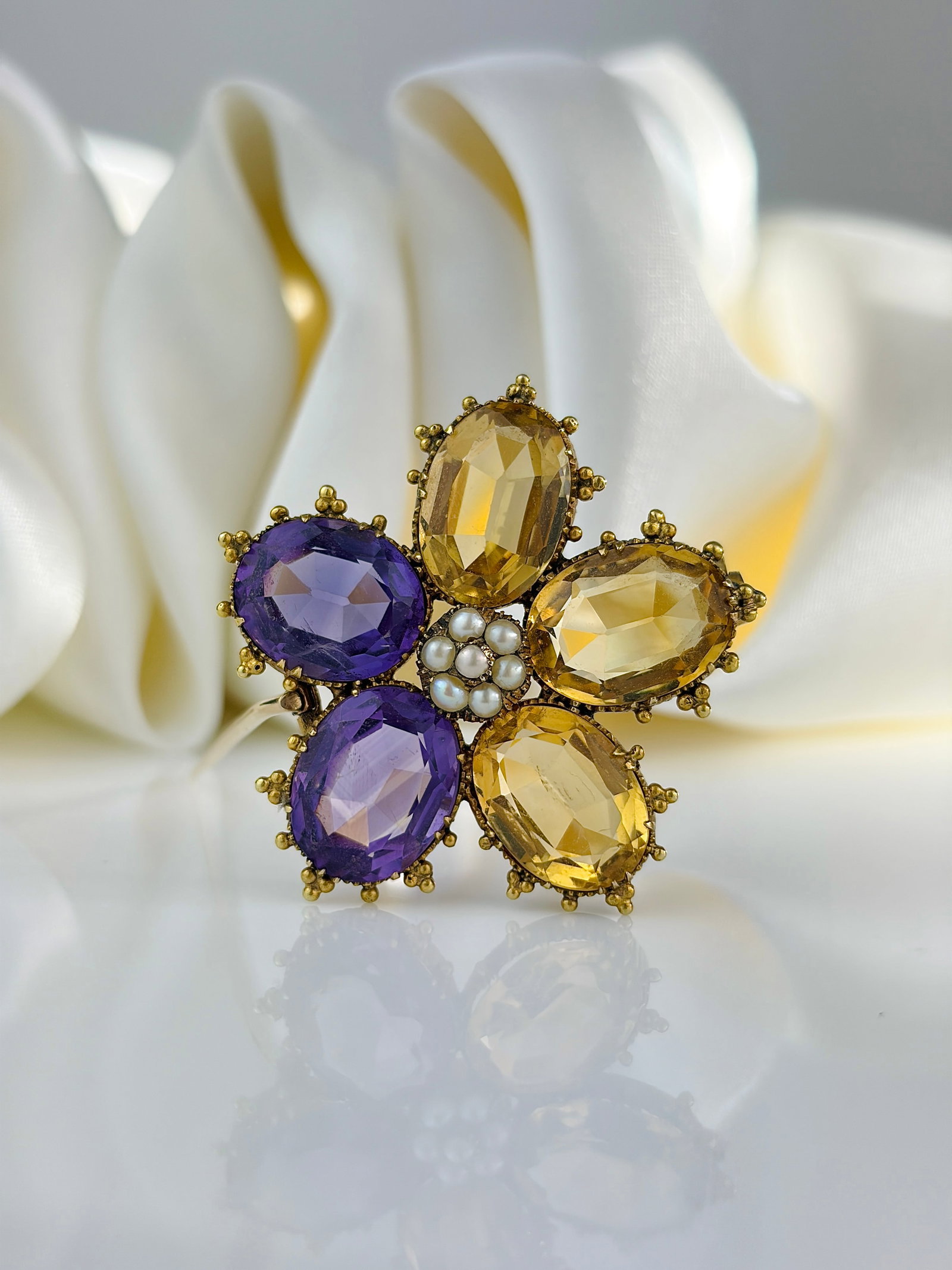 Georgian Era Amethyst and Citrine Large Flower Brooch in Gold - 5