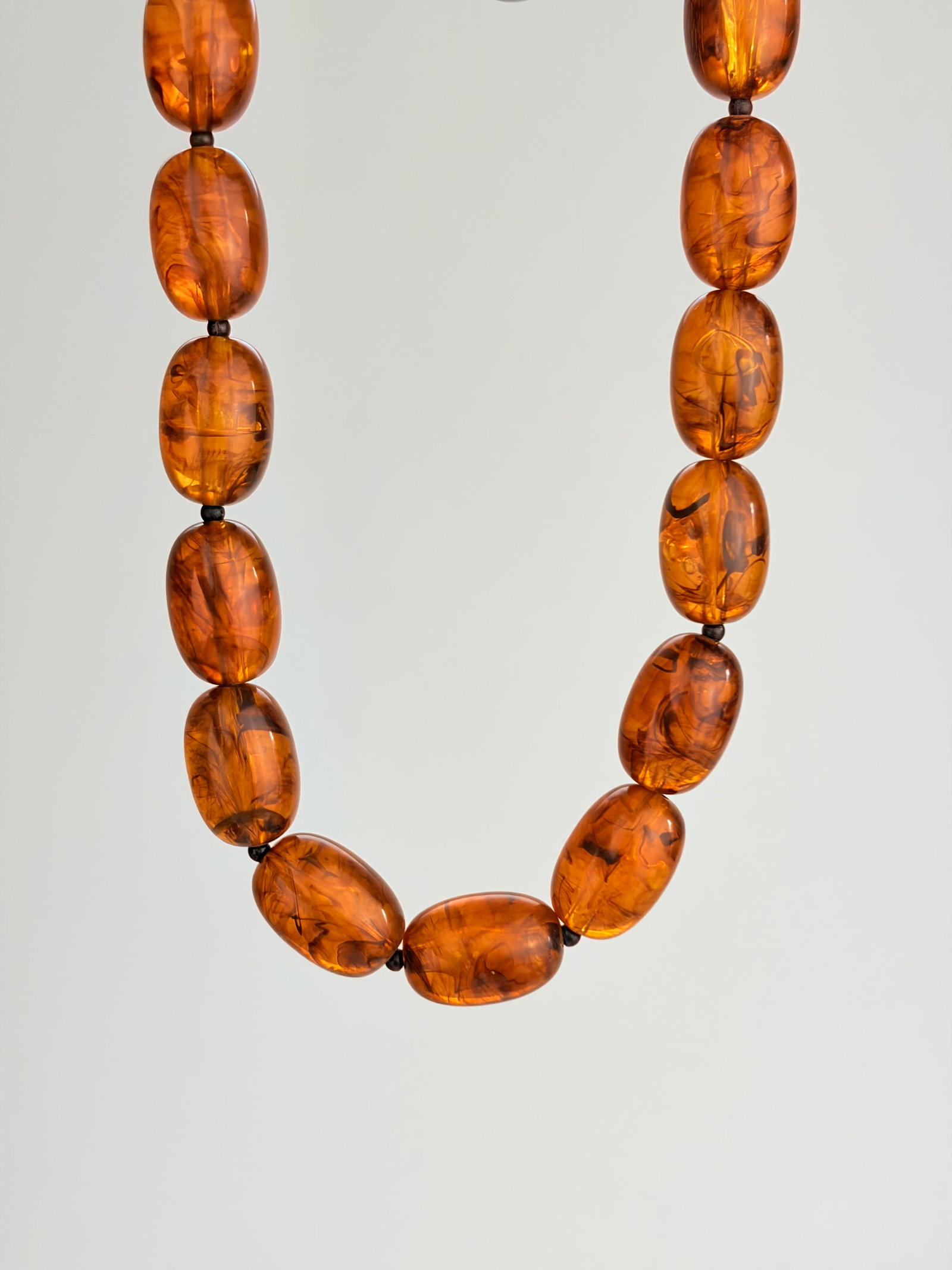 ANTIQUE AMBER BAKALITE NECKLACE - 2