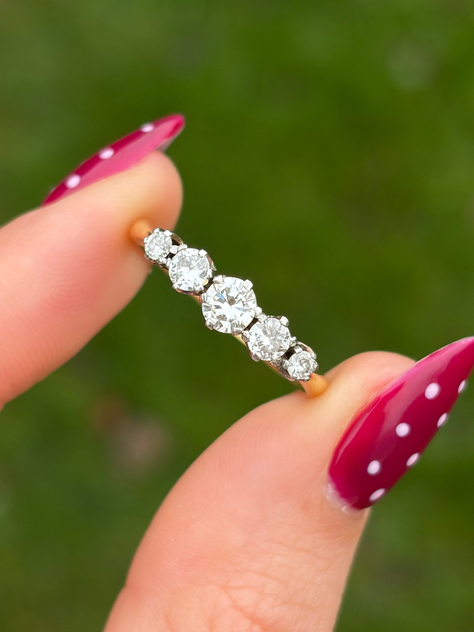 Wonderful 18ct Yellow Gold 73pts Diamond 5 Stone Ring - 10