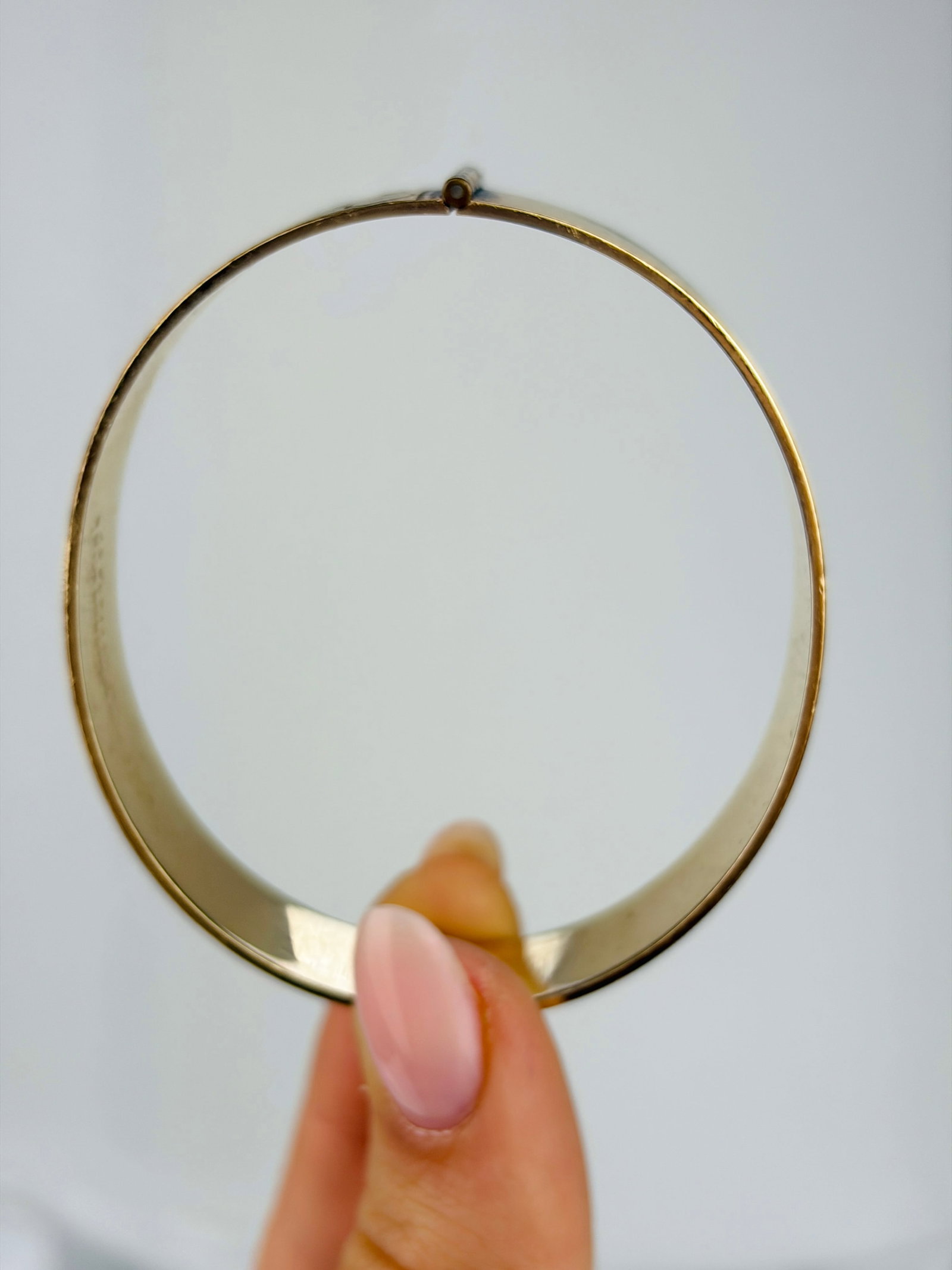 VINTAGE 9CT ROLLED GOLD SWIRL BANGLE BRACELET - 2