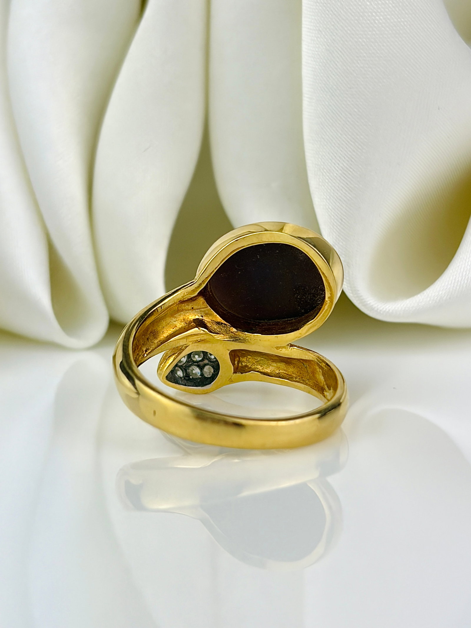 Chunky 18ct Yellow Gold Rare Crossover Diamond Ring - 3