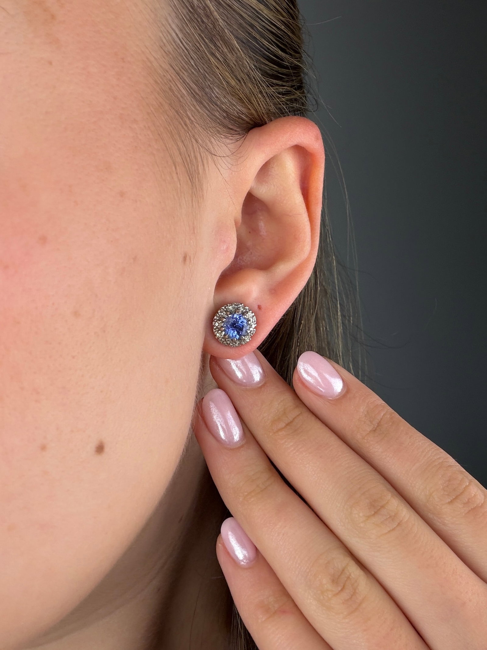 Vintage Tanzanite and Diamond 18ct White Gold Cluster Stud Earrings - 10