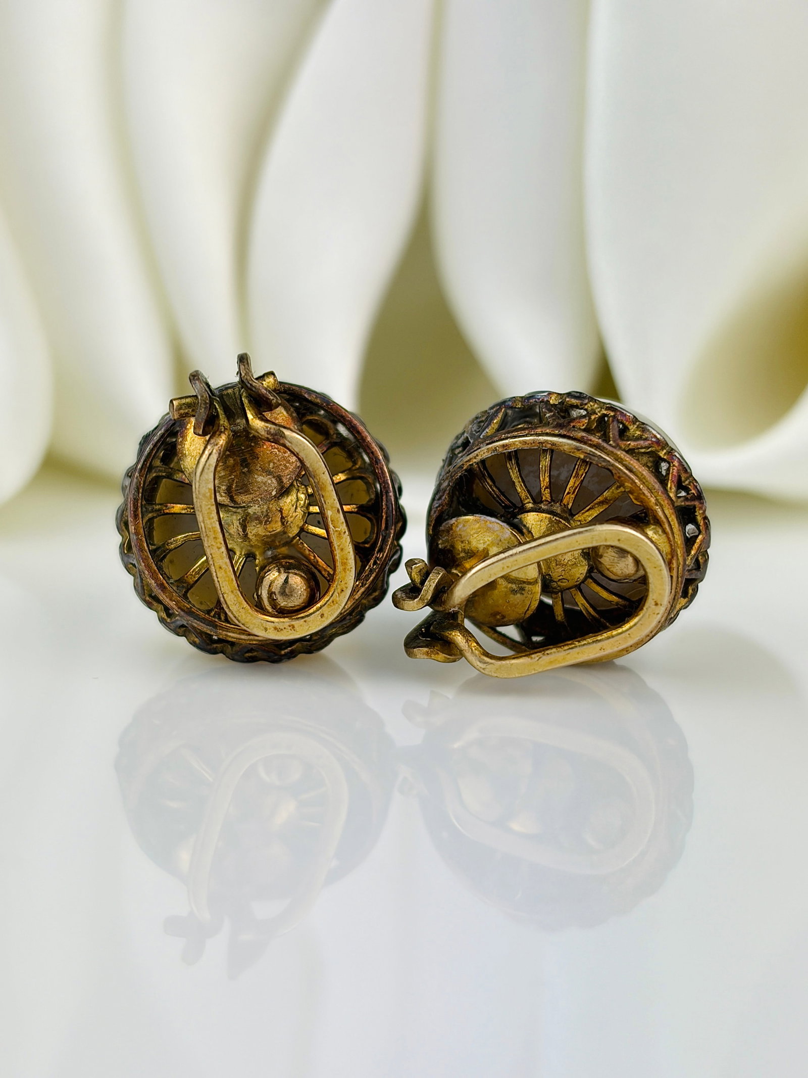 Extra large pearl and diamond earrings in gold - 7