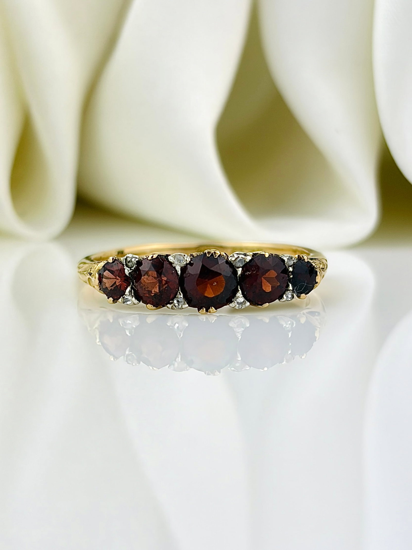 Antique 18ct Gold Tourmaline and Diamond 5 Stone Ring: Antique 18ct gold tourmaline and diamond 5 stone ring Lovely red toned tourmaline stones with diamond points! Weight: 3g Size: UK P, US 8, Width 4mm, Height off finger 3mm Materials: 18ct