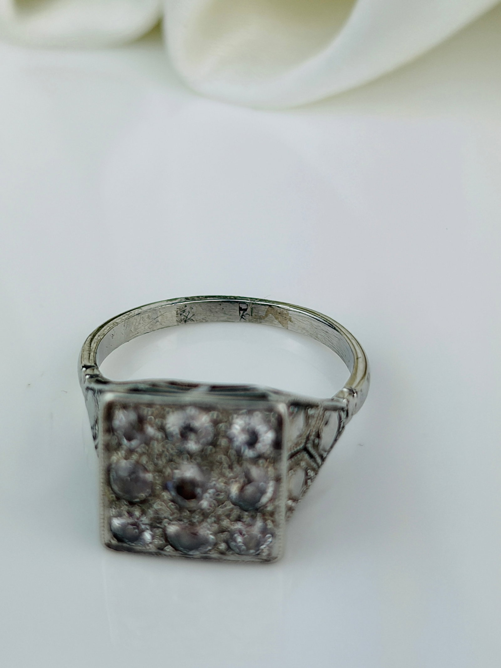 Art Deco Diamond and Platinum Panel Ring - 4