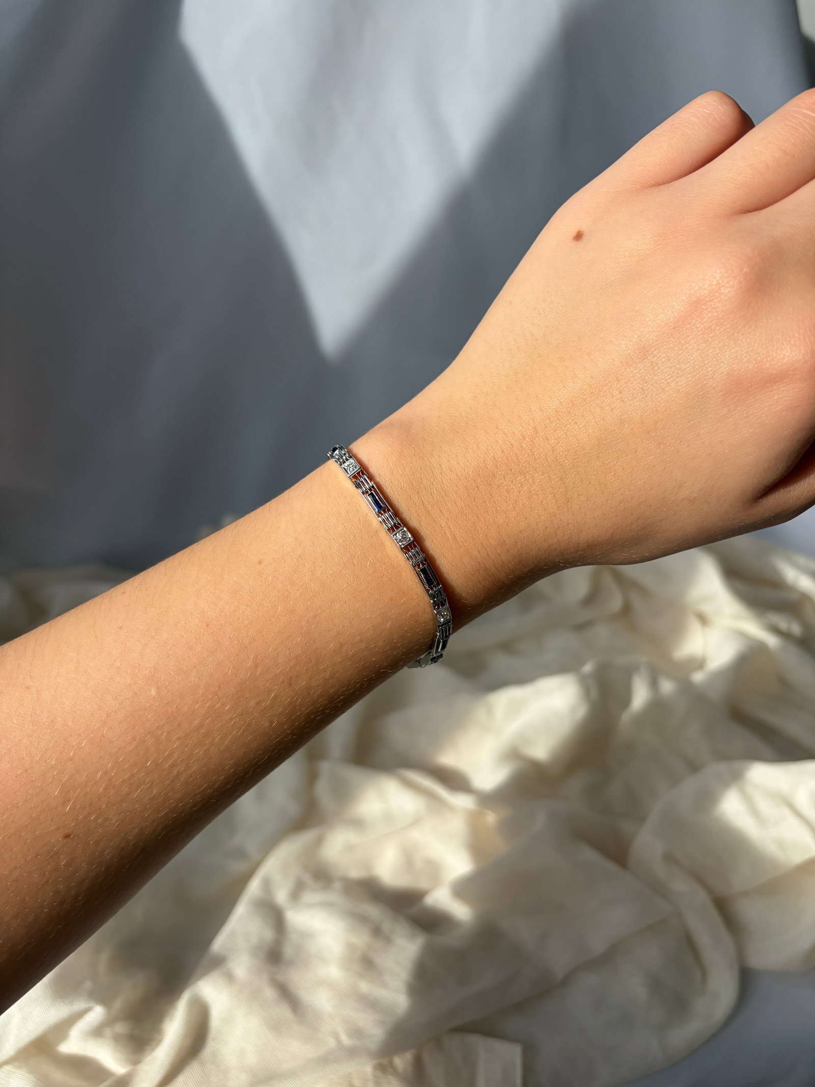 Art Deco Diamond and Sapphire 18 Carat White Gold Bracelet - 7