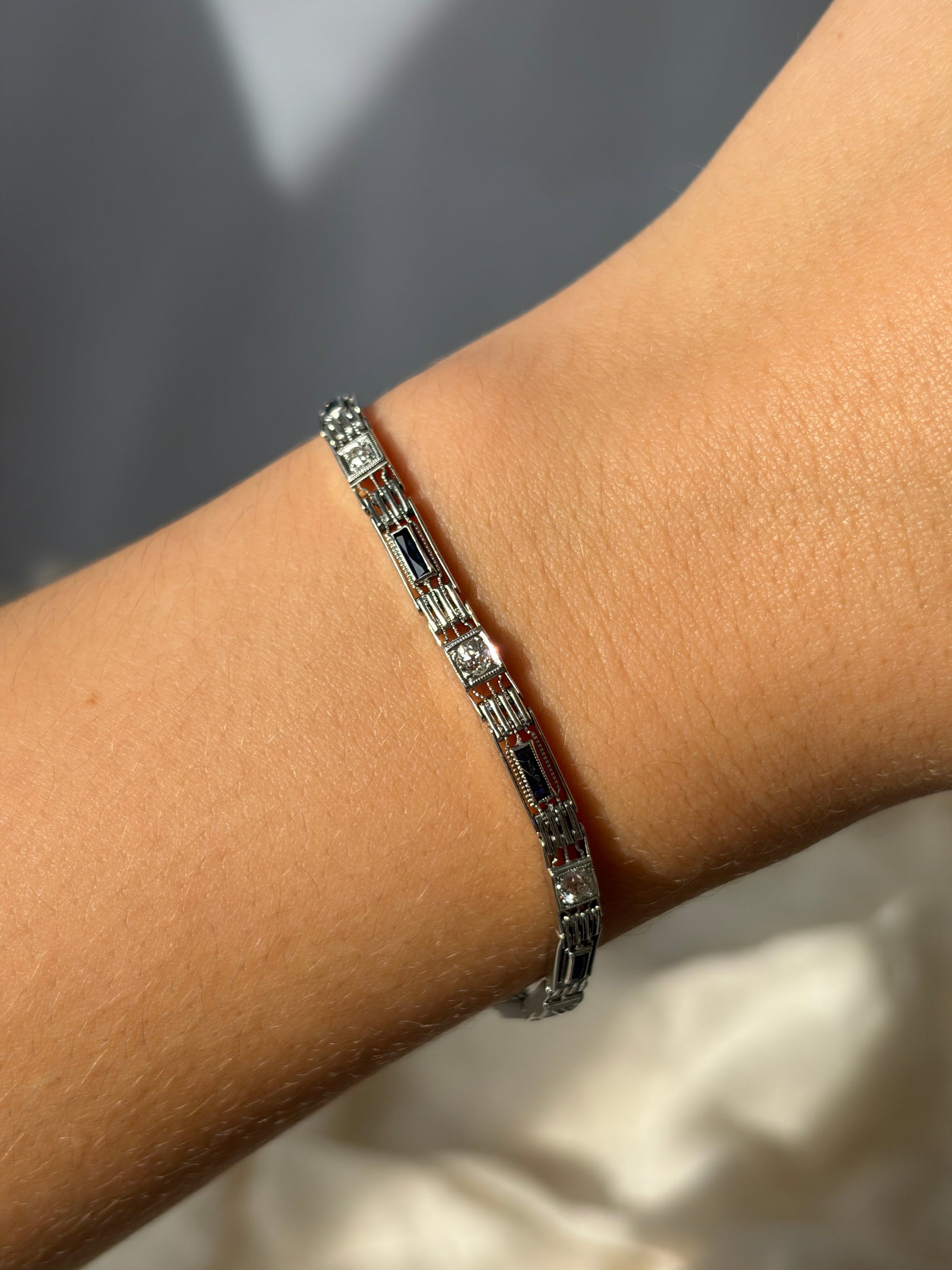 Art Deco Diamond and Sapphire 18 Carat White Gold Bracelet - 8