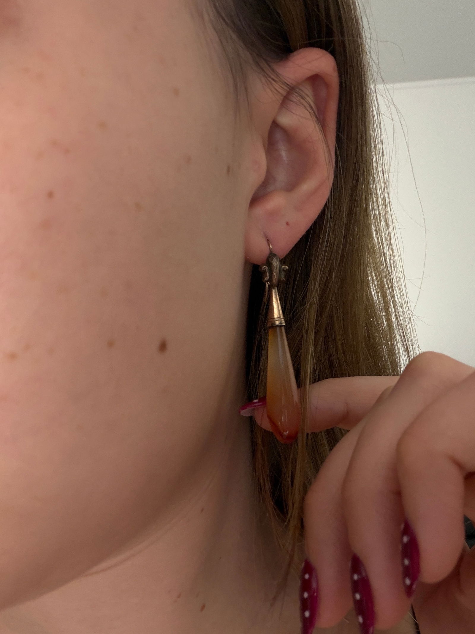 Victorian era c.1860 antique gold and agate drop earrings - 4