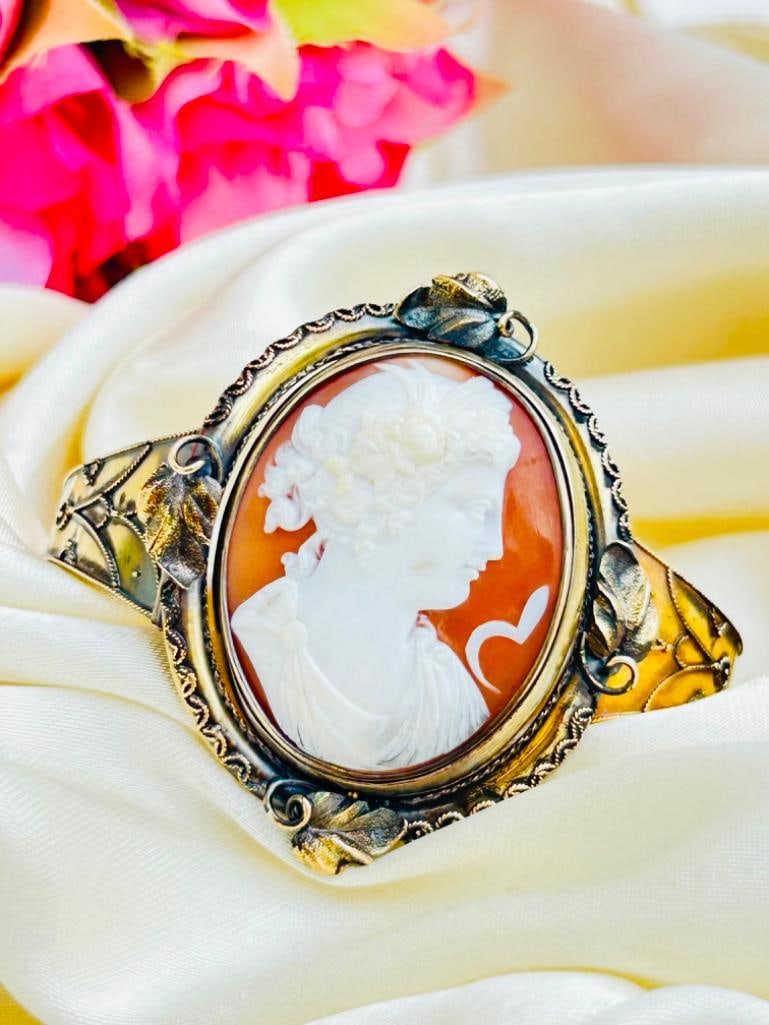 Large Antique 15ct Gold Spinning Cameo Bangle Bracelet (1 of 9)