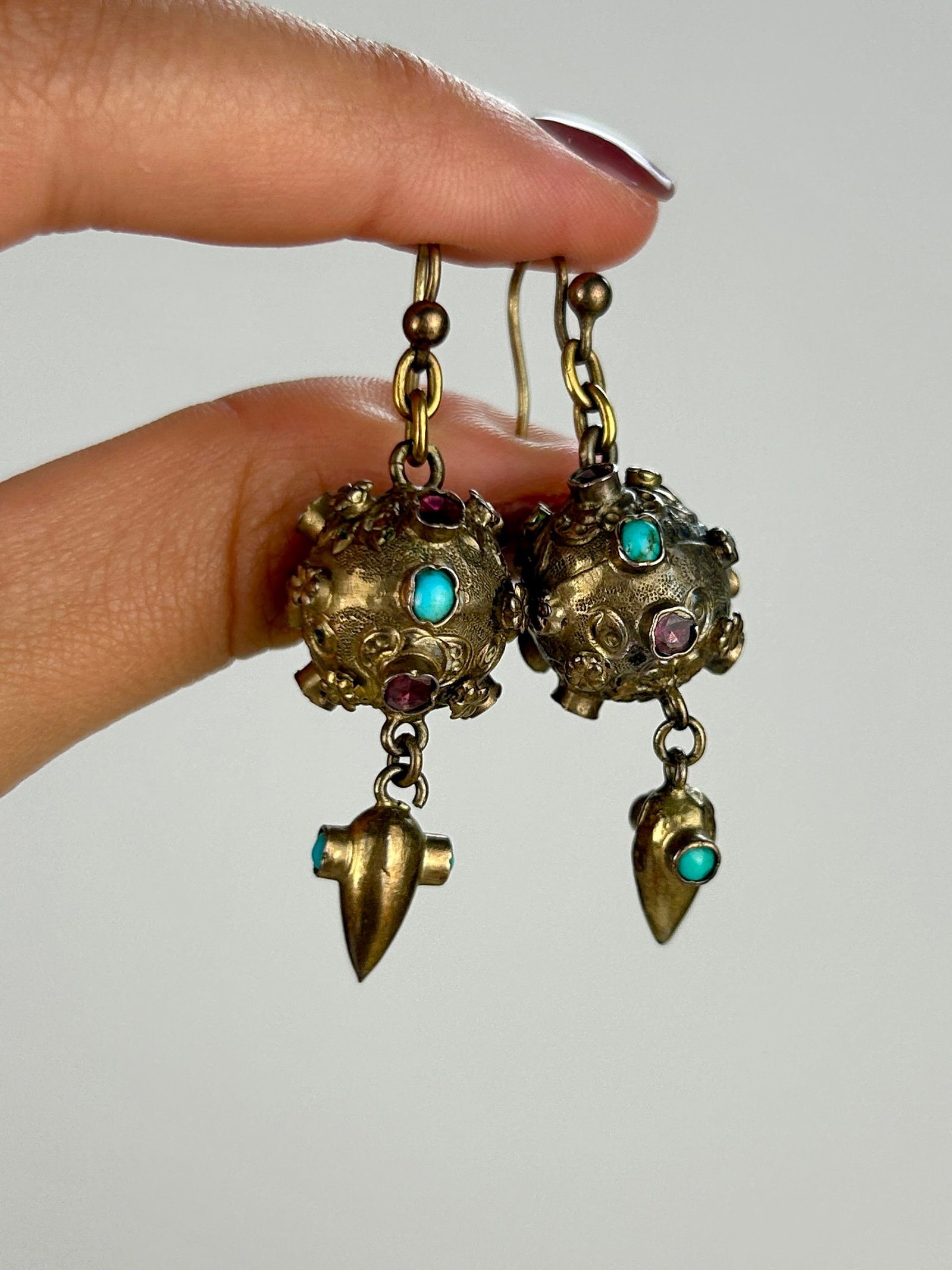 Victorian Turquoise and Flat Cut Garnet Sputnik Earrings in Gilt Metal - 3