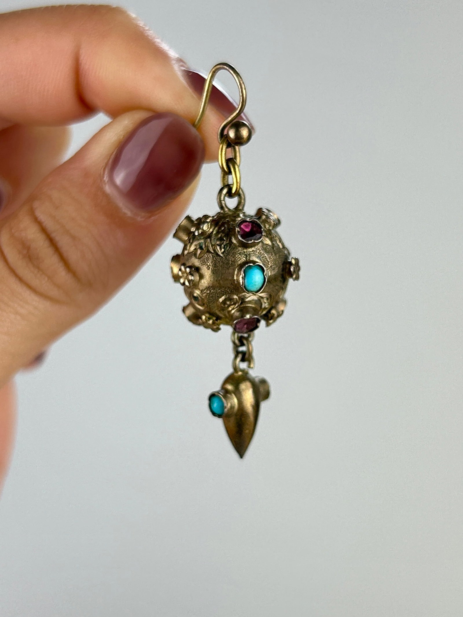 Victorian Turquoise and Flat Cut Garnet Sputnik Earrings in Gilt Metal - 7