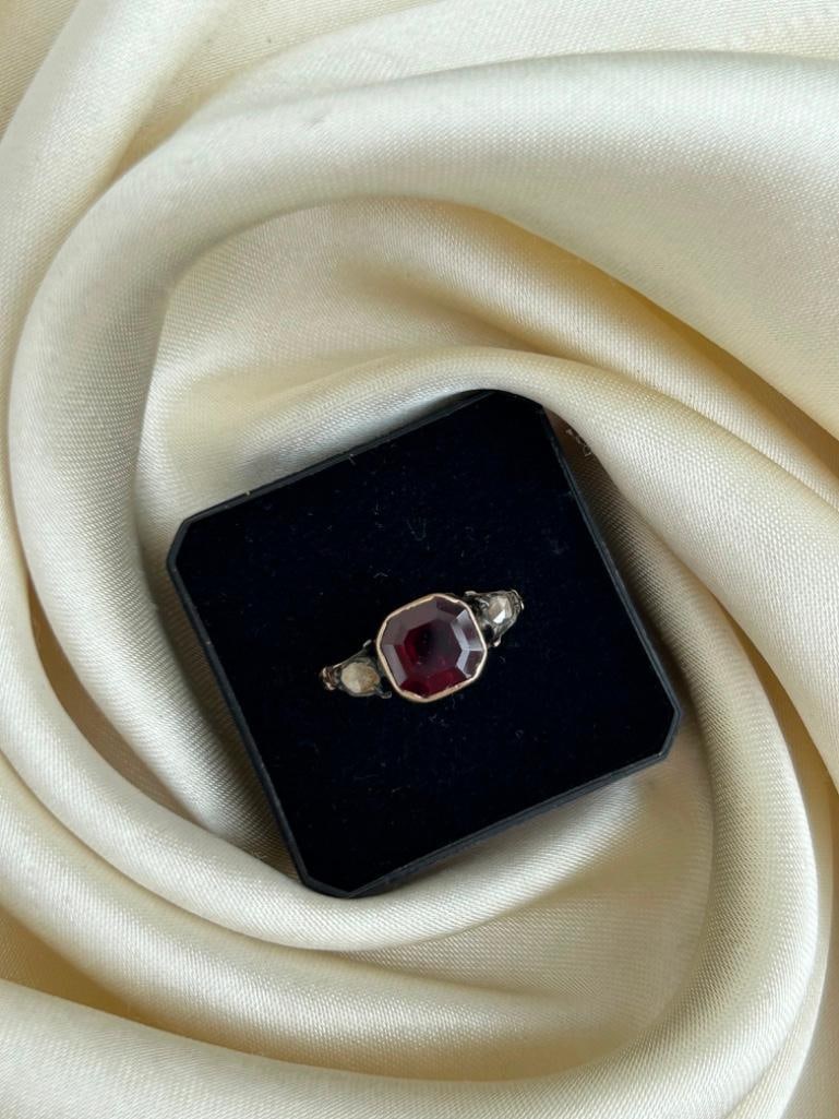 Georgian Era Garnet and Diamond Gold Ring - 5