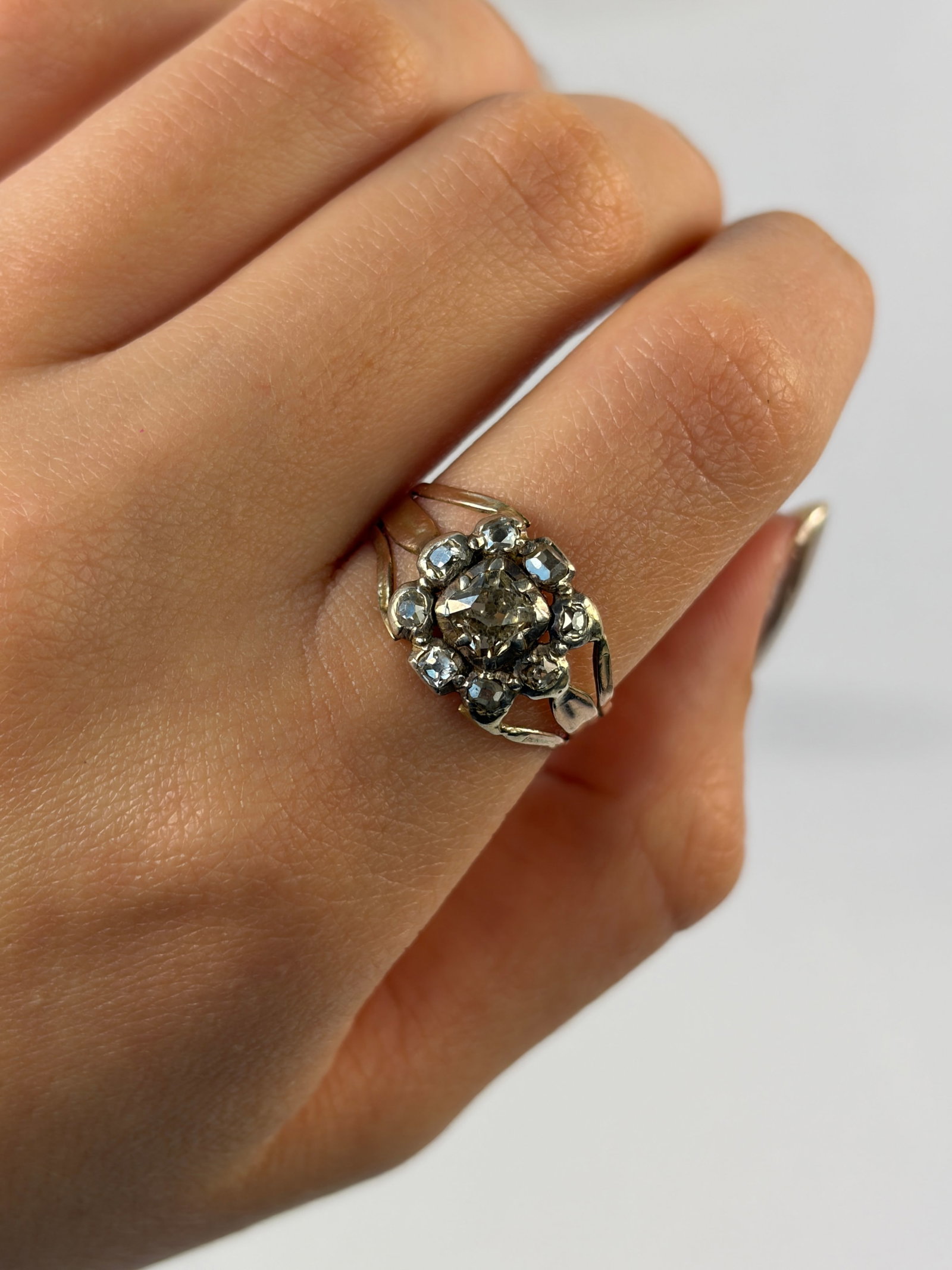 Antique Georgian Rose Cut Diamond Cluster Ring in Gold - 9