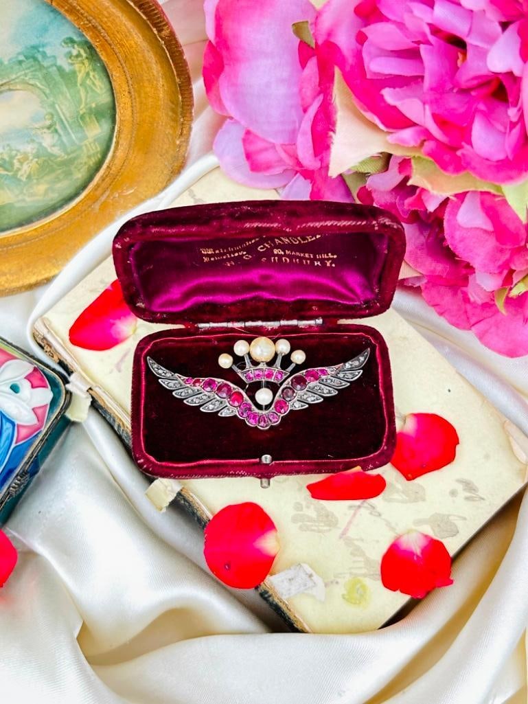 Antique Outstanding Diamond and Ruby Pearl Wings / Crown Brooch in Antique Box - 9