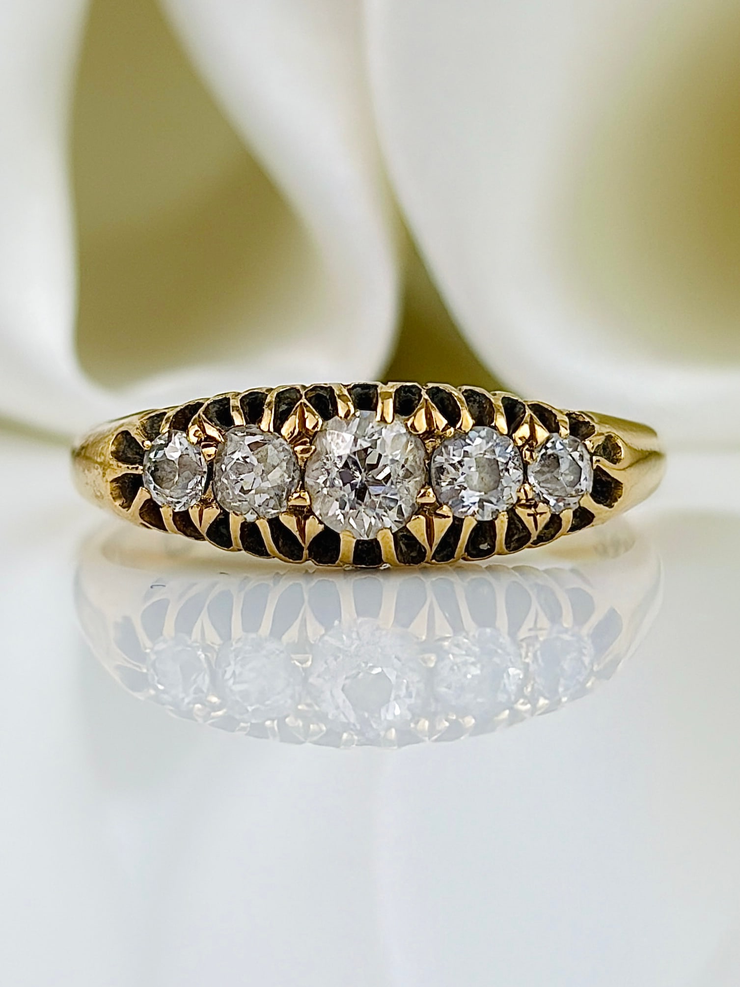 Antique 18ct Yellow Gold Diamond 5 Stone Ring (1 of 11)