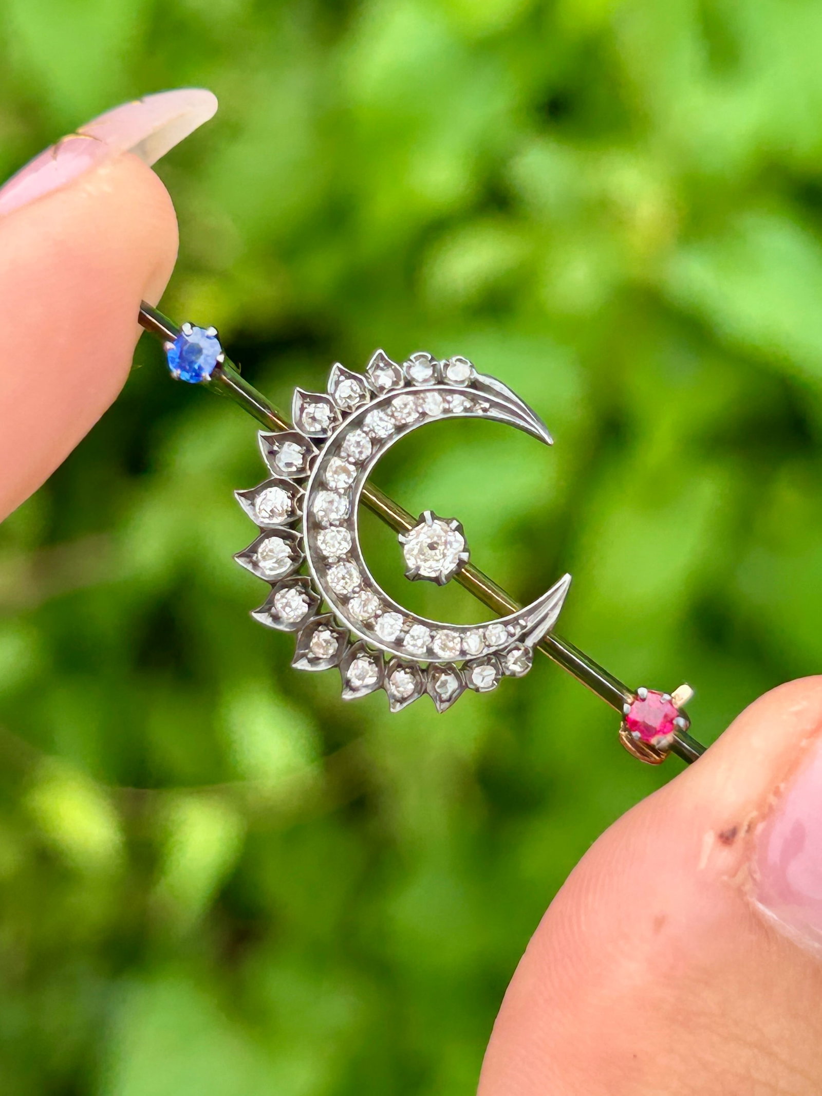Antique double row diamond crescent brooch with diamond center and ruby and sapphire ends in gold - 9
