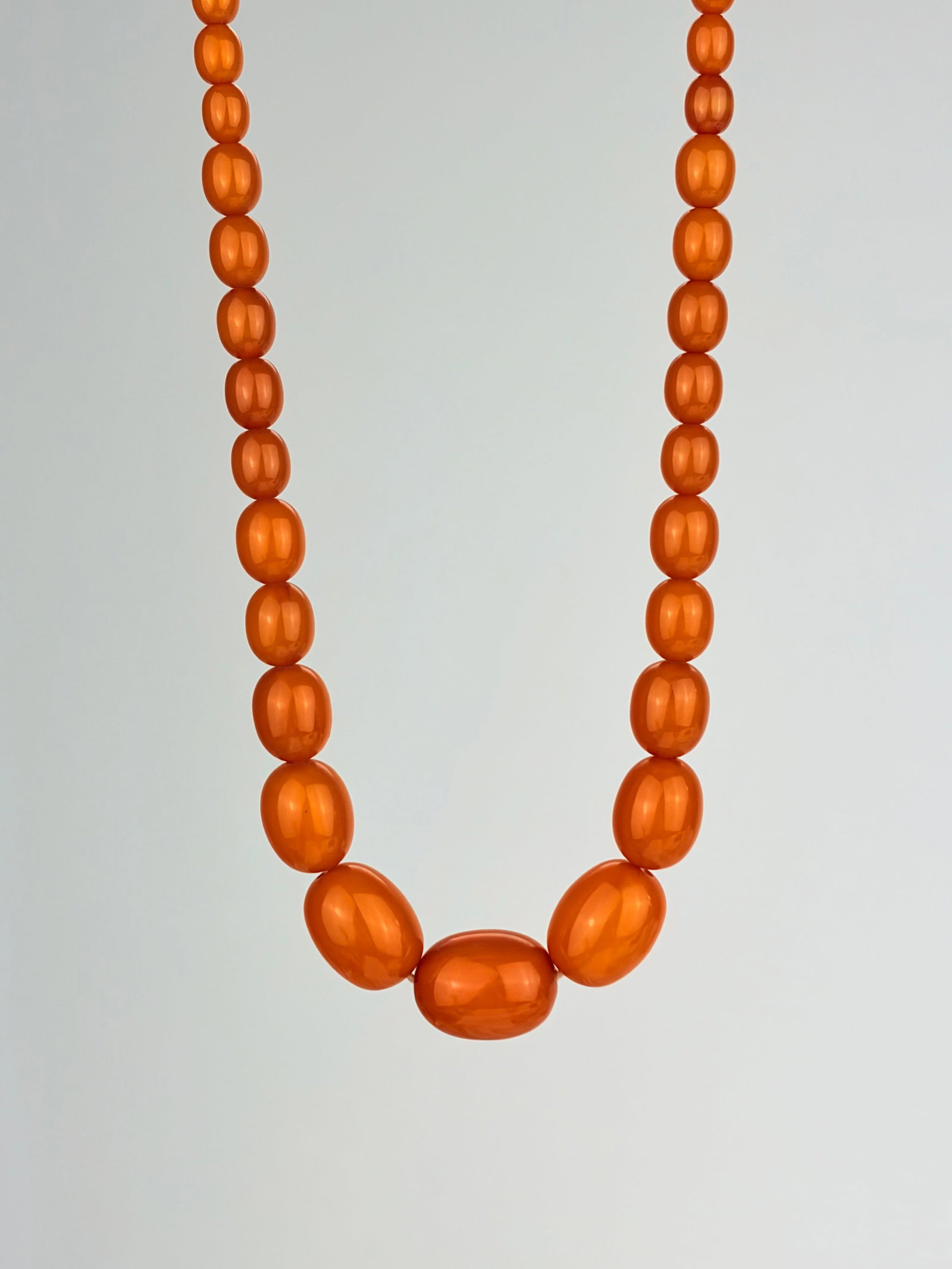AMBER BAKELITE BEAD NECKLACE (1 of 5)