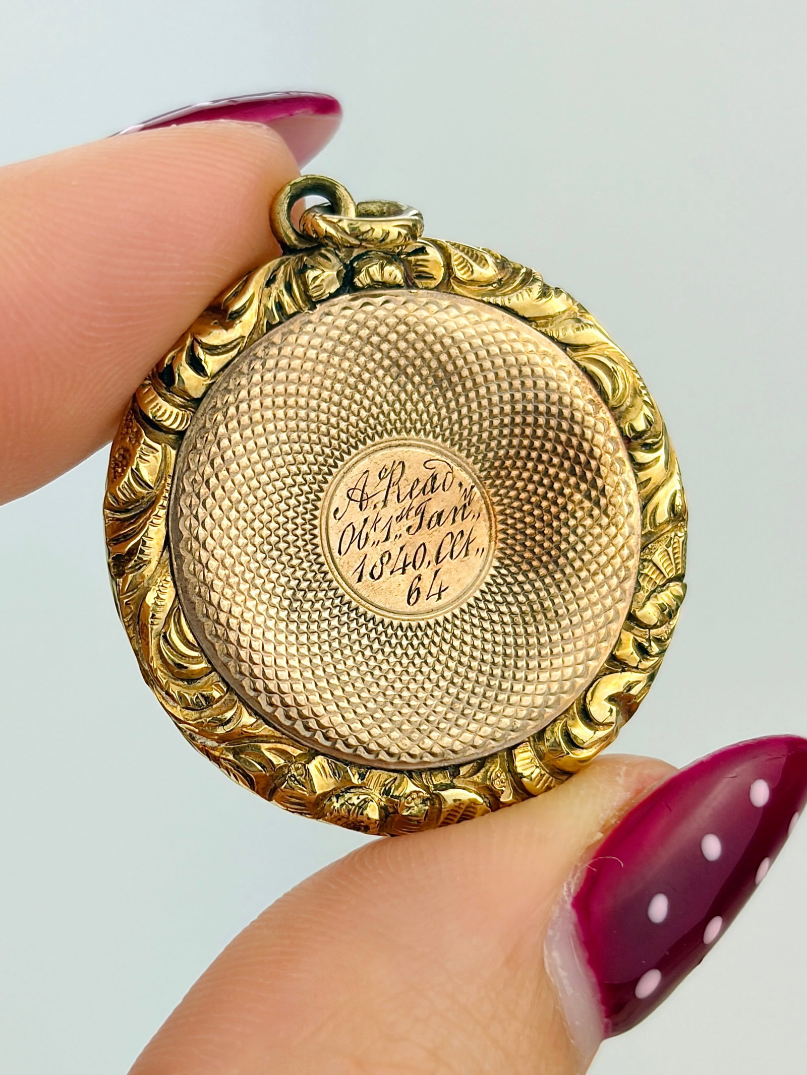 ANTIQUE C.1840 ORNATE GOLD LOCKET PENDANT (1 of 5)