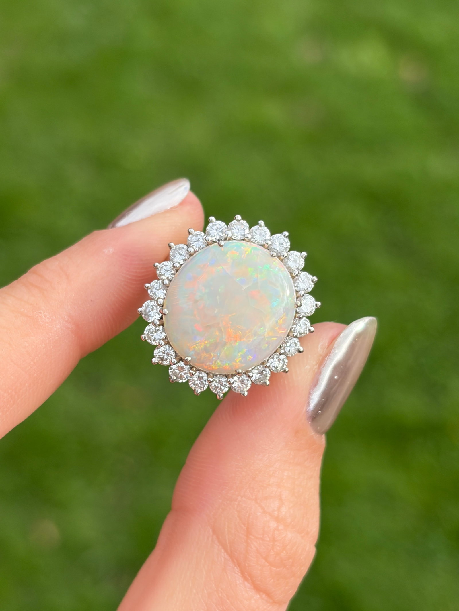 Vintage C.1979 18ct White Gold Opal and Diamond Halo Ring - 10