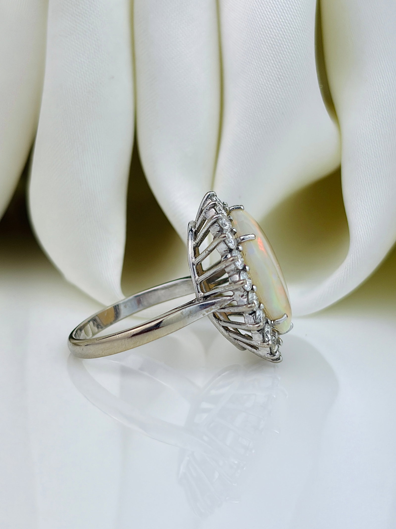 Vintage C.1979 18ct White Gold Opal and Diamond Halo Ring - 2