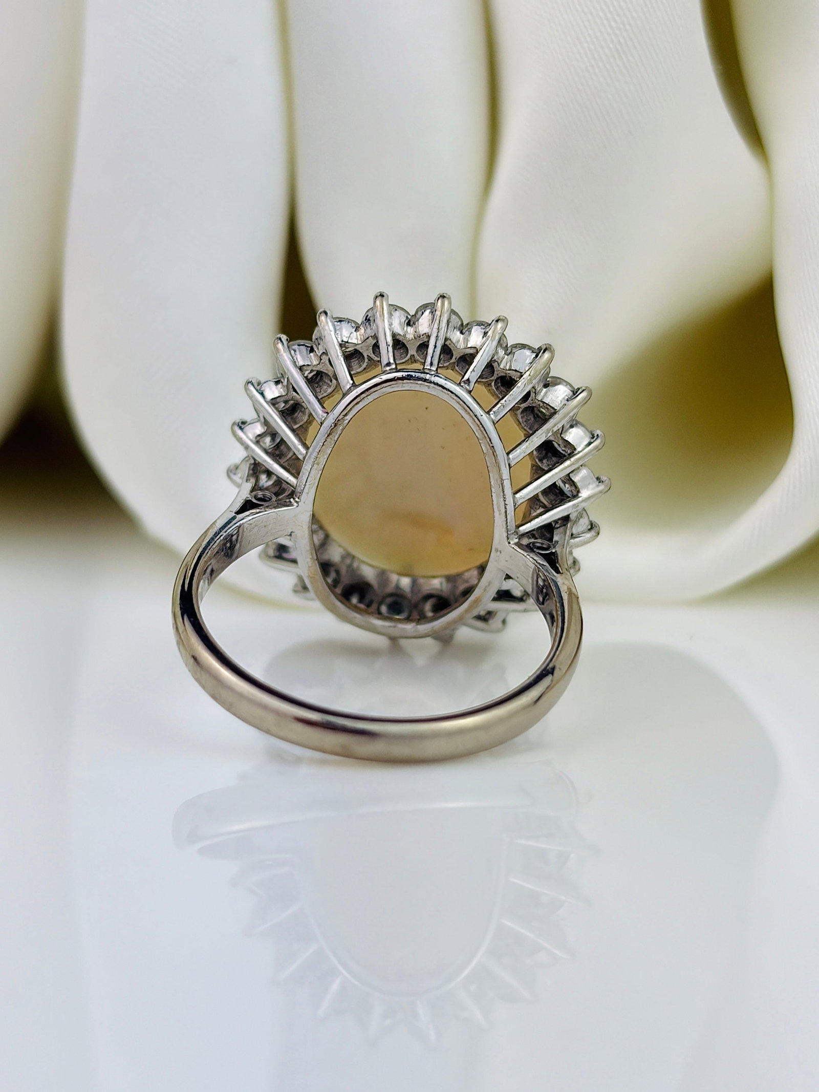 Vintage C.1979 18ct White Gold Opal and Diamond Halo Ring - 3