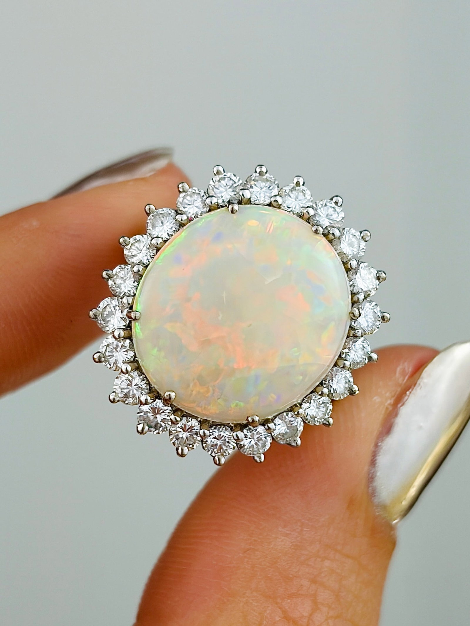 Vintage C.1979 18ct White Gold Opal and Diamond Halo Ring - 5