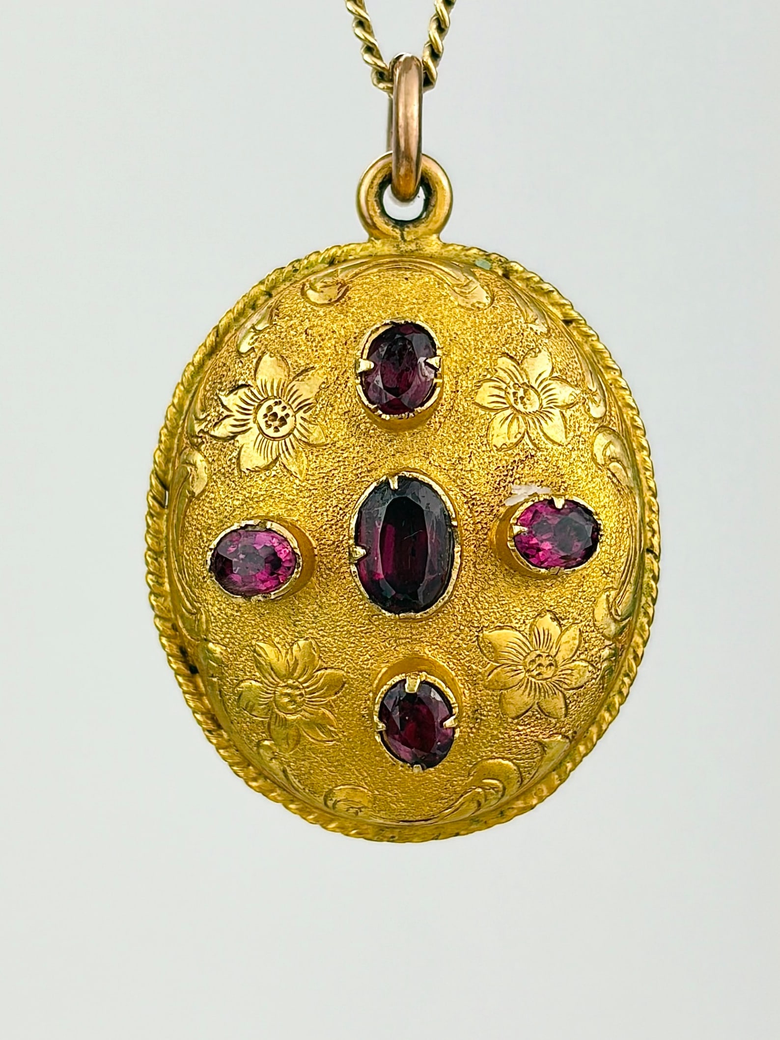 ANTIQUE 15CT YELLOW GOLD ALMANDINE GARNET LOCKET BACK PENDANT (1 of 6)