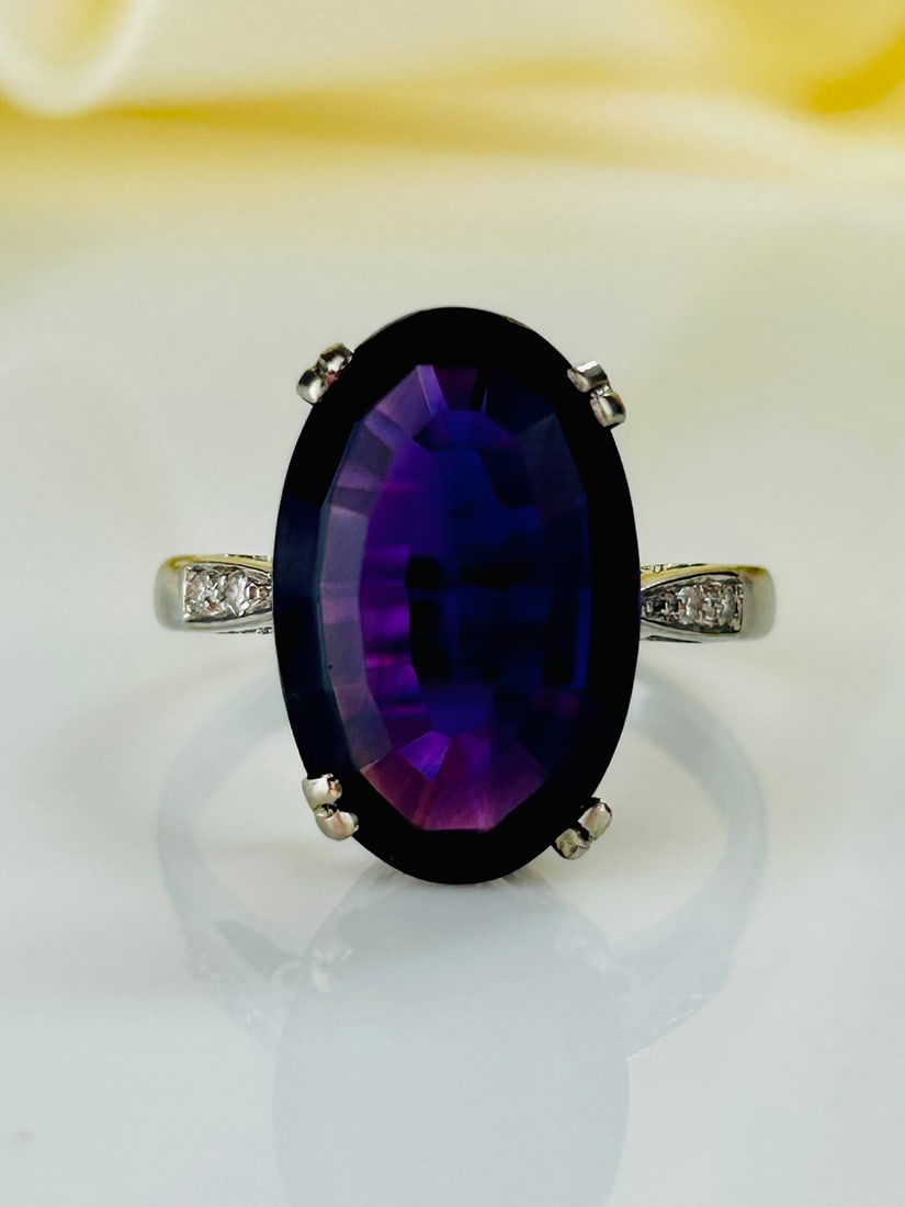 Vintage 18ct White Gold Amethyst and Diamond Shoulder Ring (1 of 8)